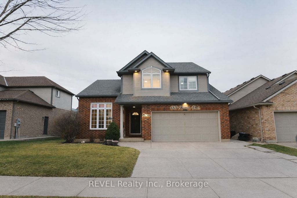 Photo of 6978 Shannon Drive, Niagara Falls, ON L2H 3N7 (MLS # X13109138)