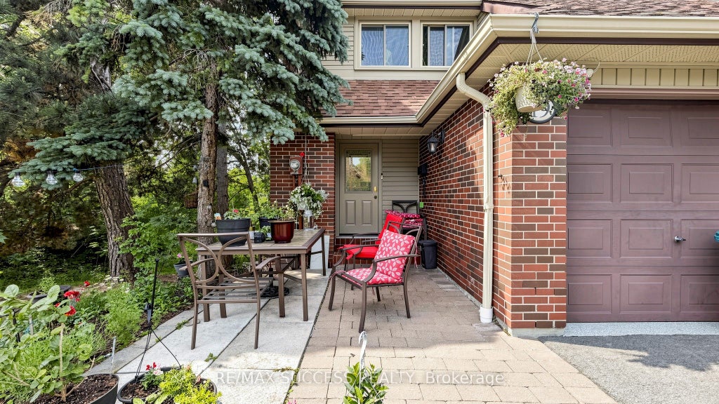 Photo of 2617 Windwood Drive #19, Mississauga, ON L5N 2K6 (MLS # W13410658)
