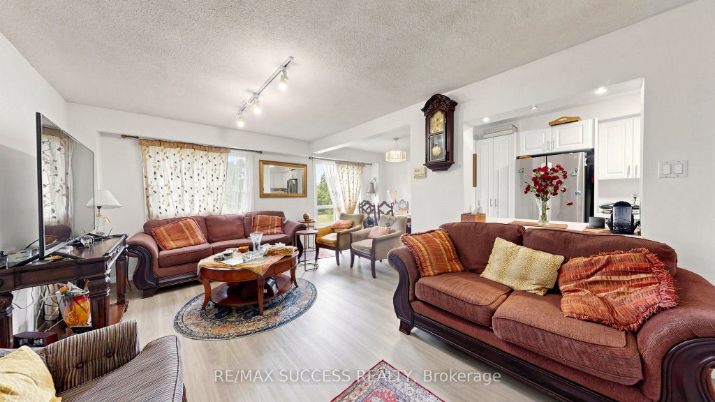 Photo of 2617 Windwood Drive #19, Mississauga, ON L5N 2K6 (MLS # W13410658)