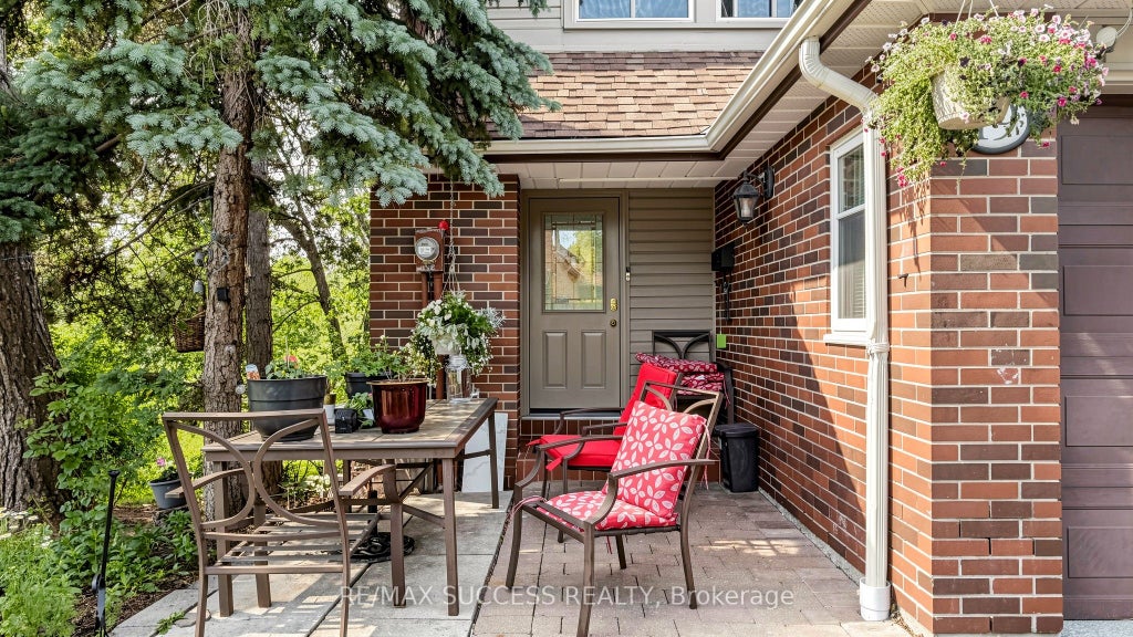 Photo of 2617 Windwood Drive #19, Mississauga, ON L5N 2K6 (MLS # W13410658)