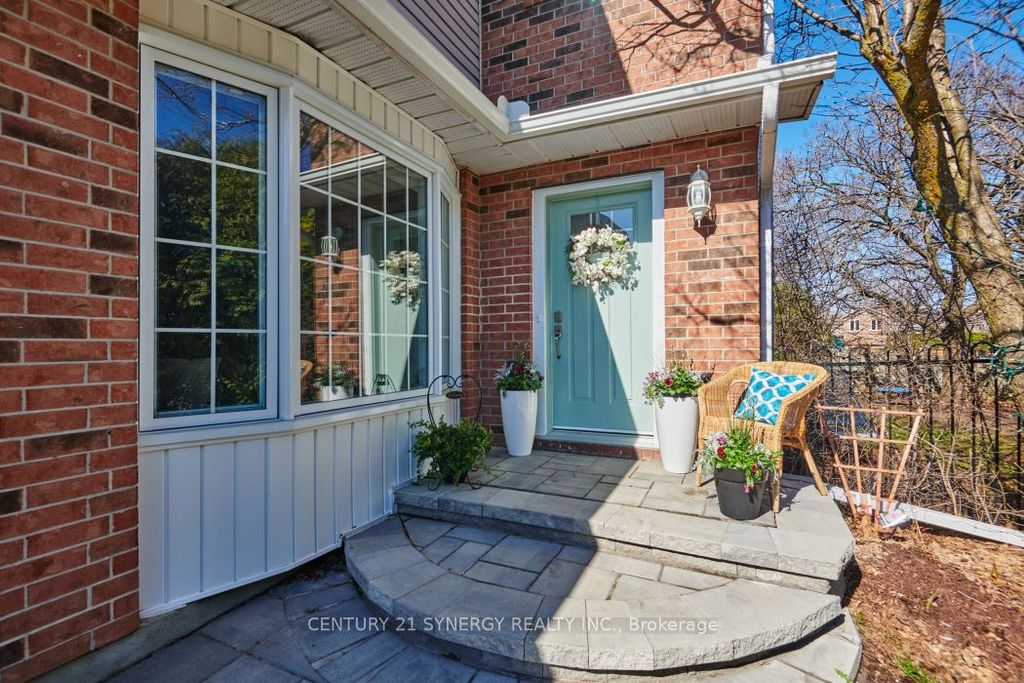 Photo of 25 Waterton Crescent, Kanata, ON K2M 1Y8 (MLS # X13038266)