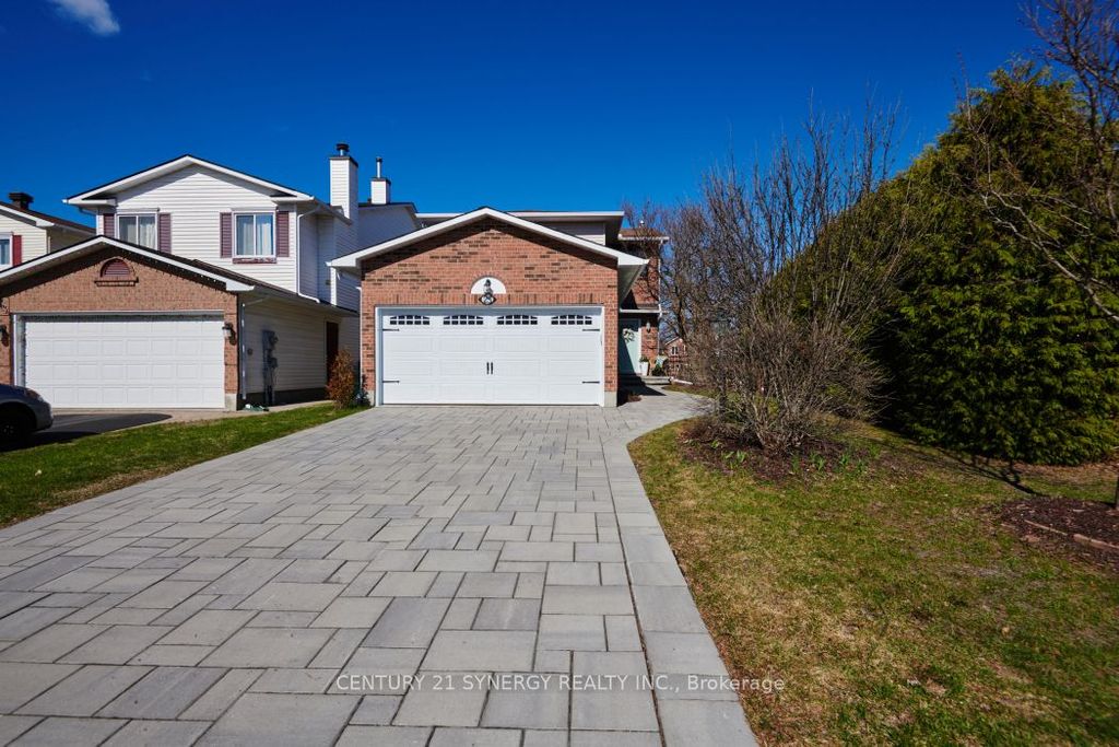 Photo of 25 Waterton Crescent, Kanata, ON K2M 1Y8 (MLS # X13038266)