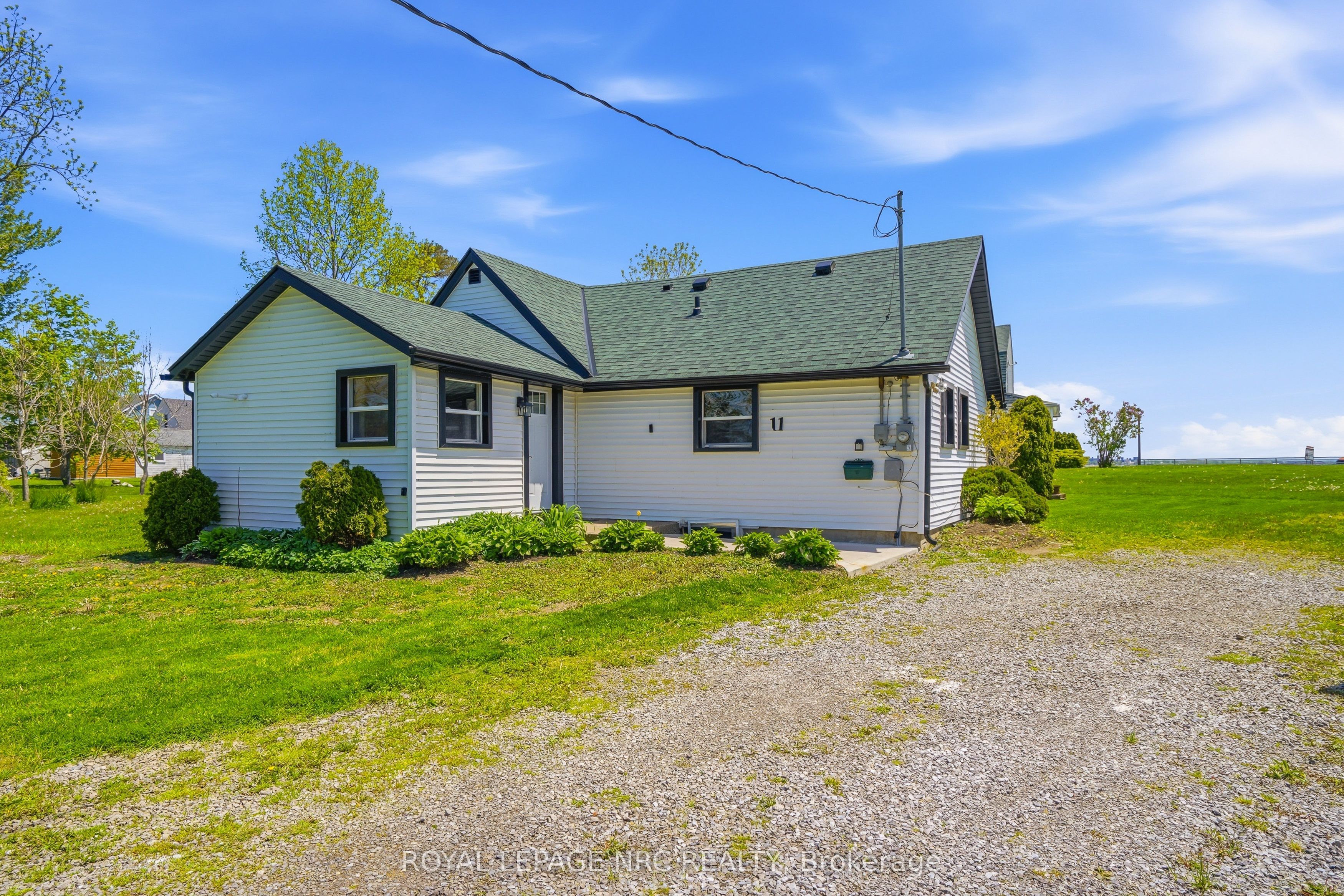 11 White Avenue