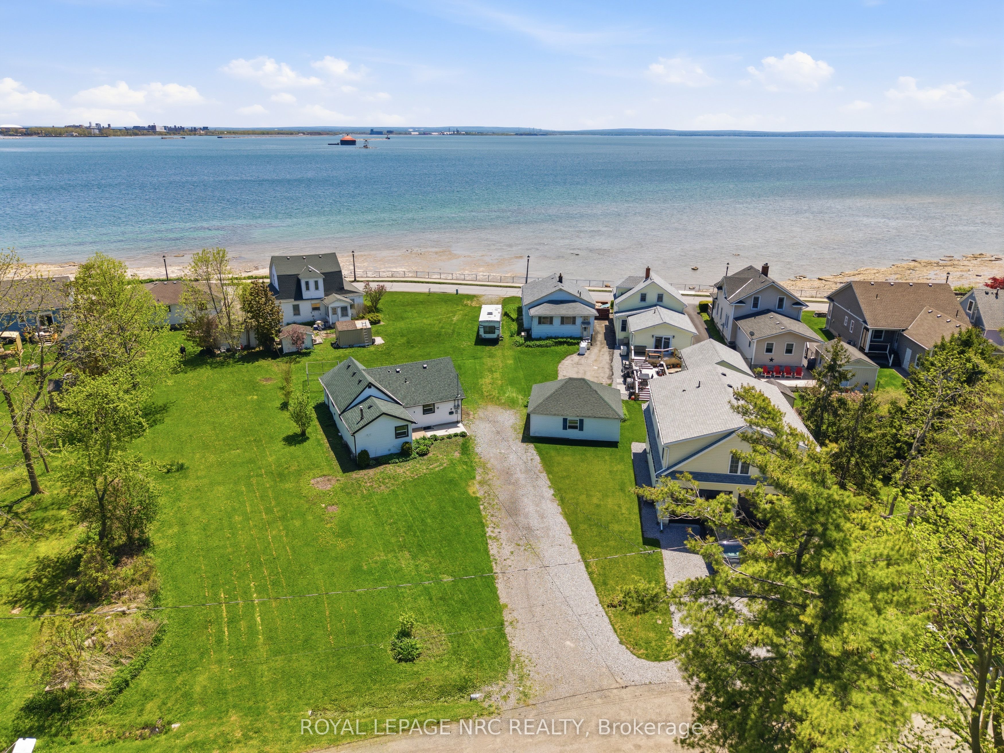 11 White Avenue