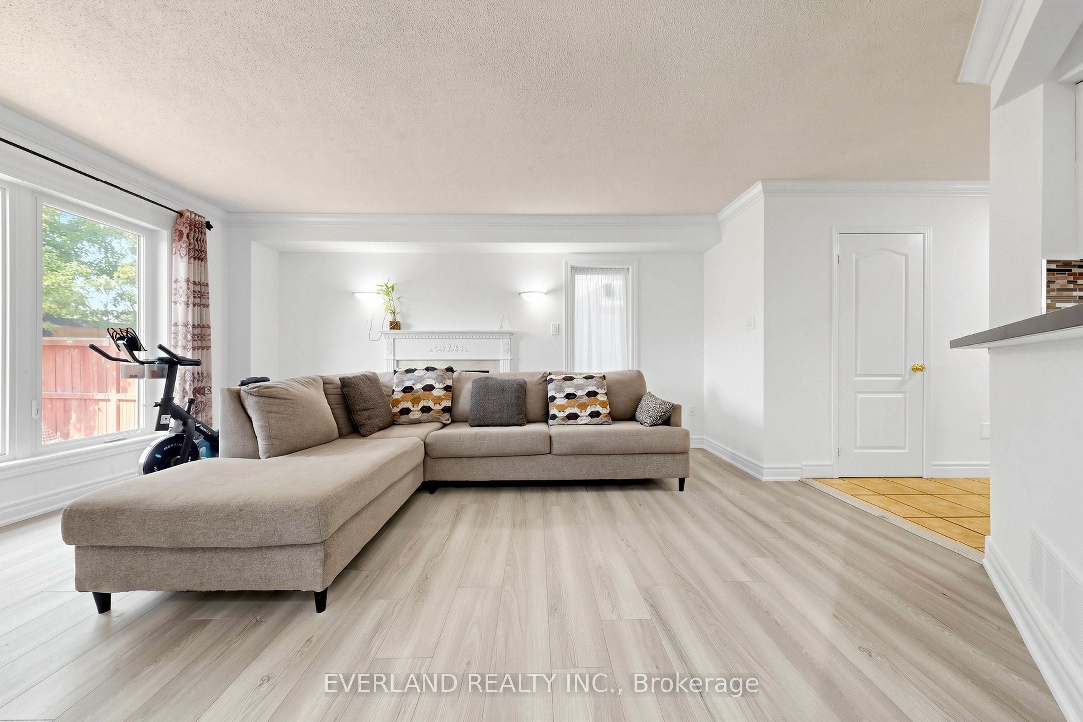 5588 Highbank Road