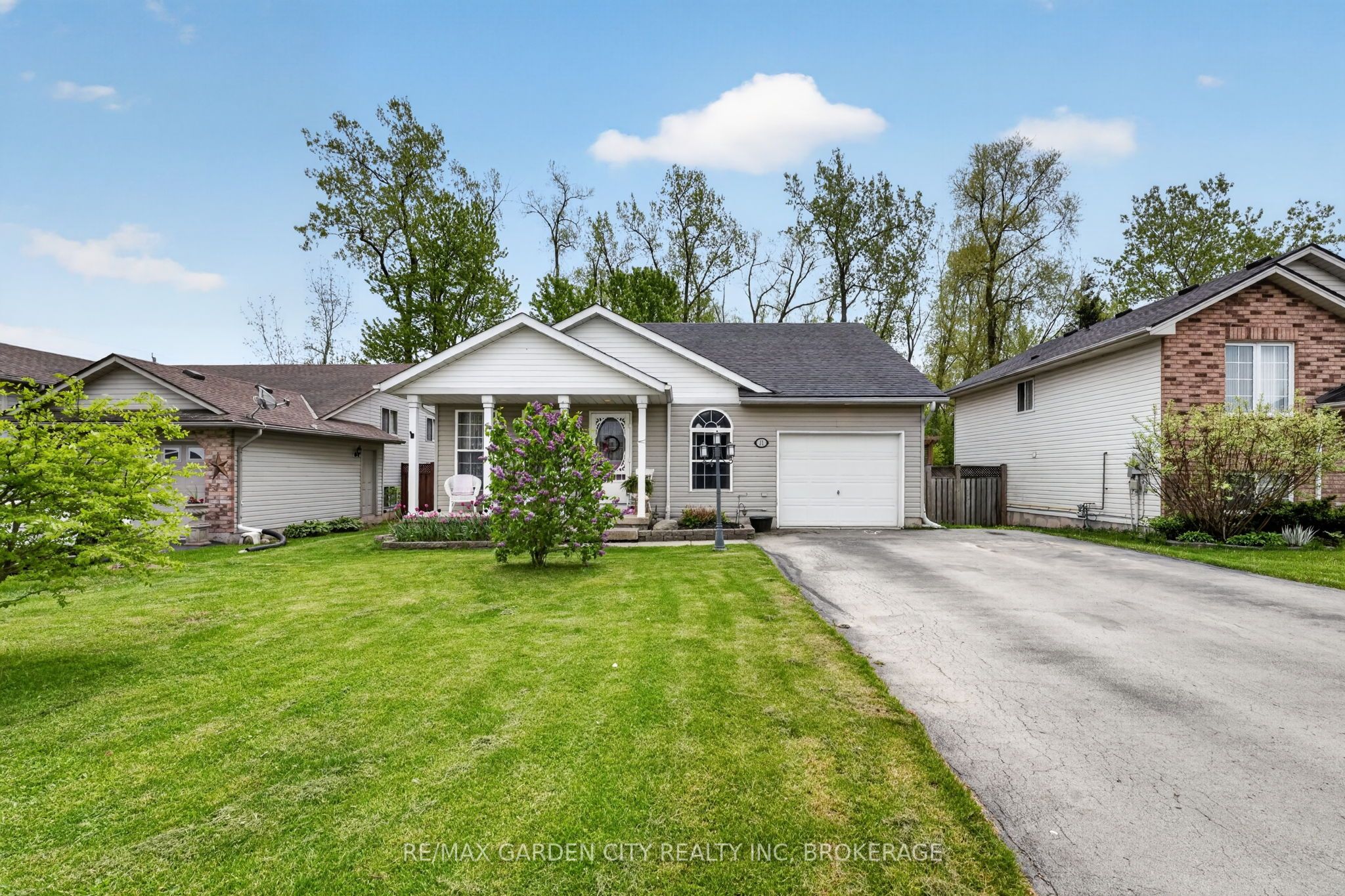 11 Rochelle Crescent