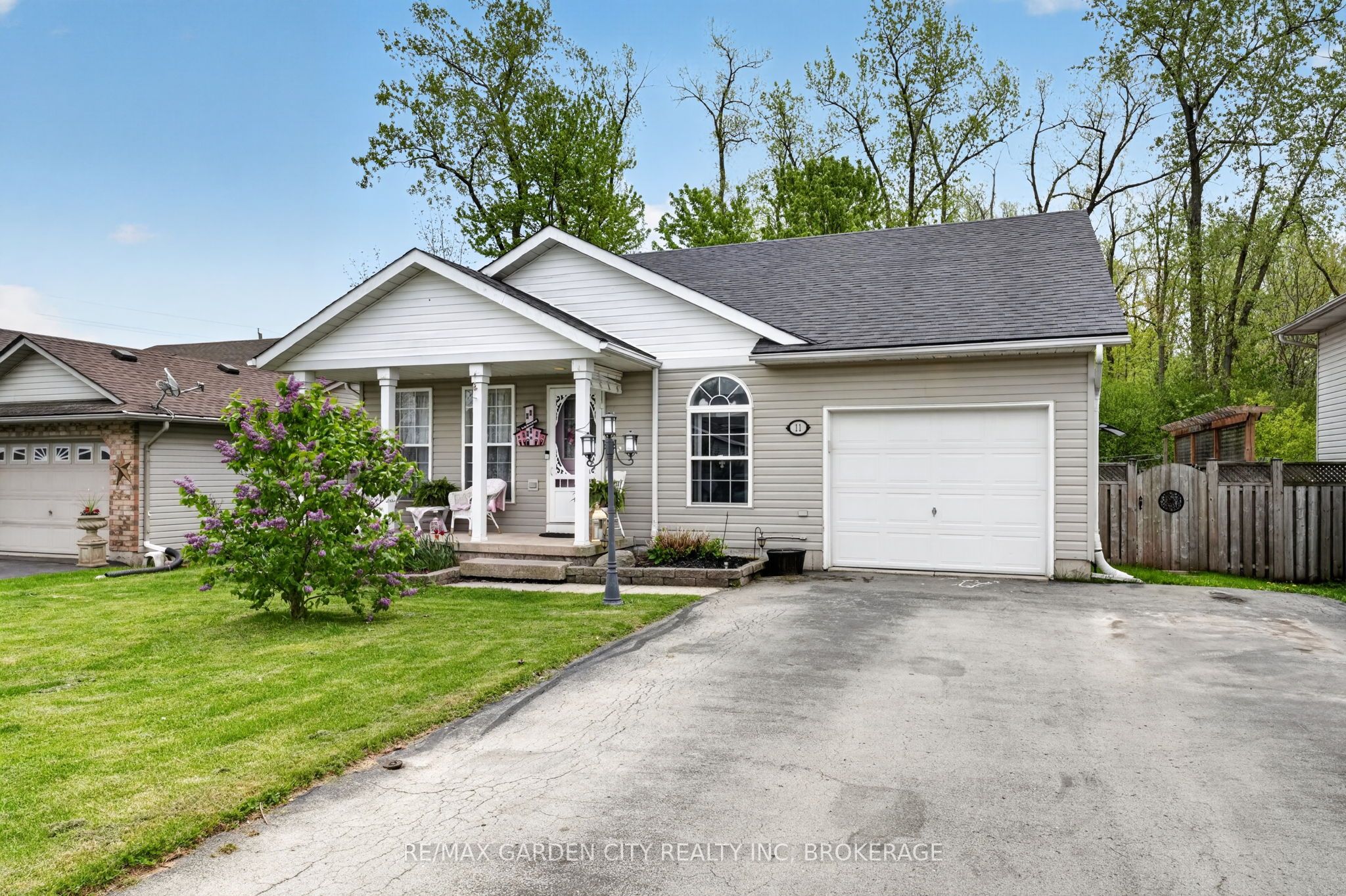 11 Rochelle Crescent