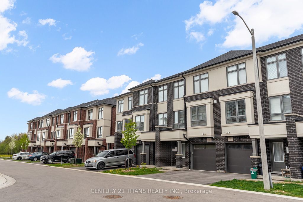 Photo of 1320 Bradenton Path, Oshawa, ON L1K 1A9 (MLS # E13140274)