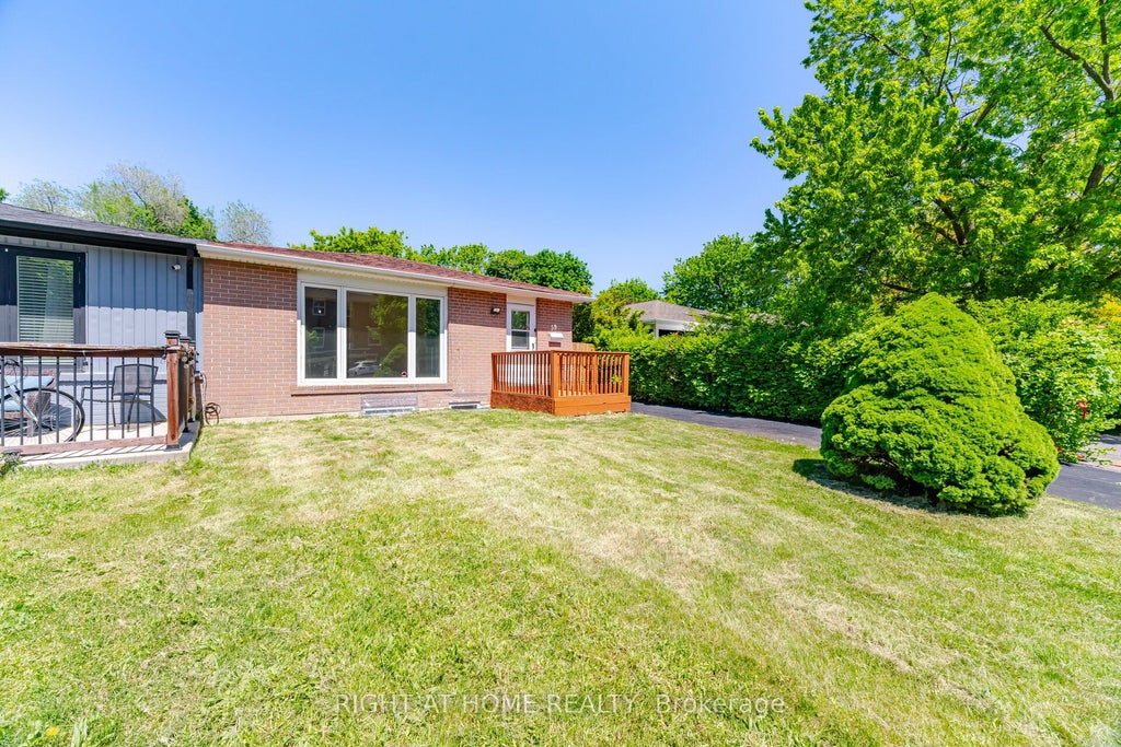Photo of 59 Edenborough Drive, Brampton, ON L6T 3A6 (MLS # W13232000)