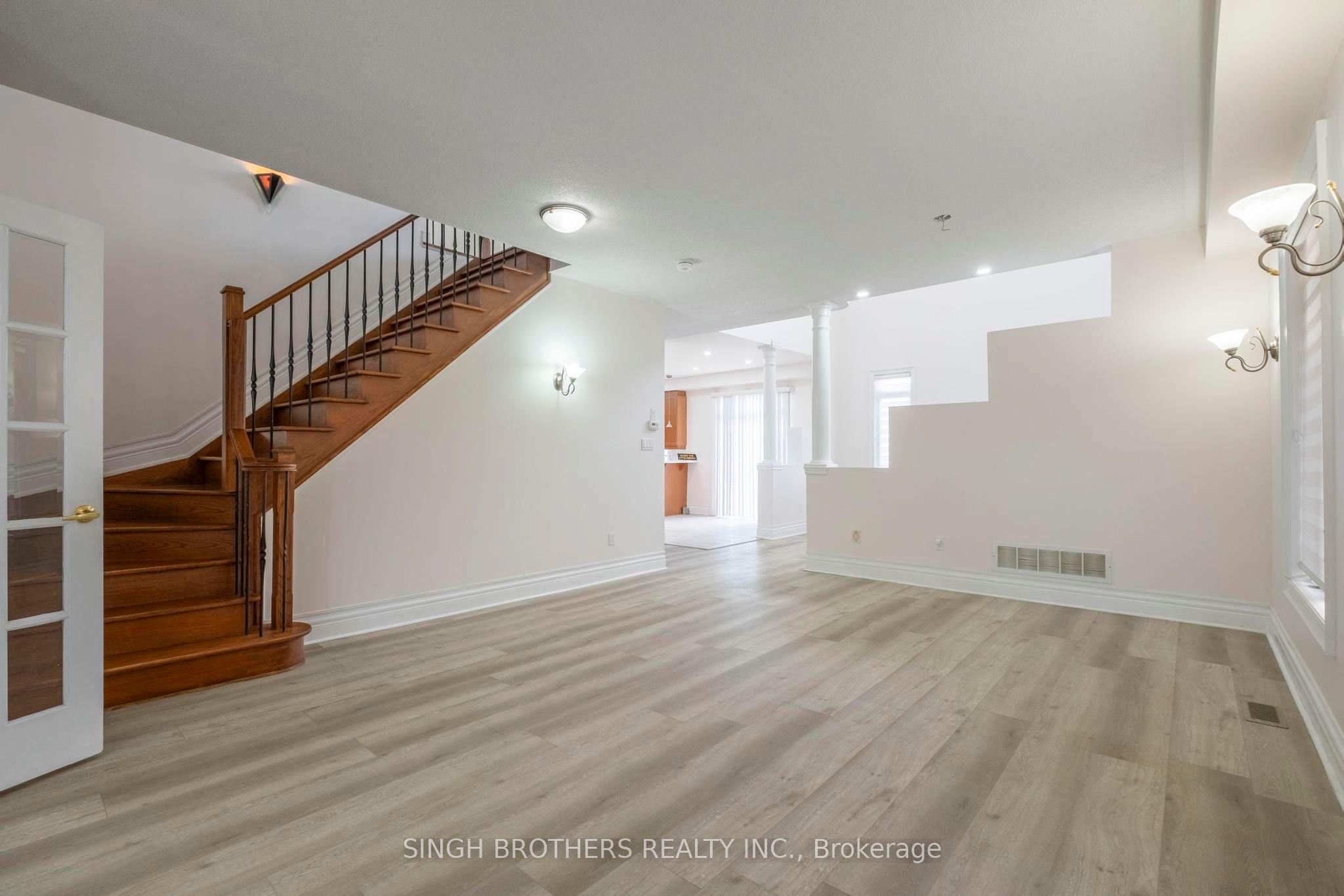 78 Mainard Crescent