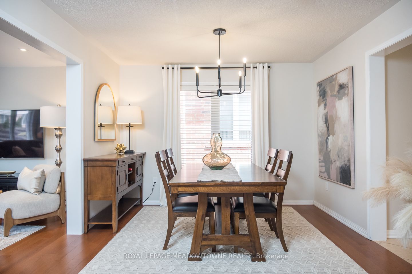 439 Pozbou Crescent