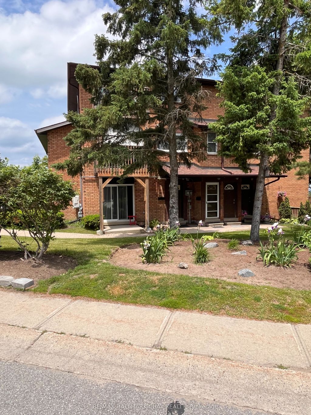 Photo of 30 Loggers Run #5, Barrie, ON L4N 6W2 (MLS # S13432884)