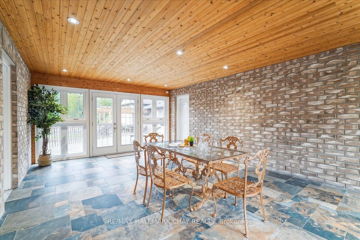 21940 Mccowan Road