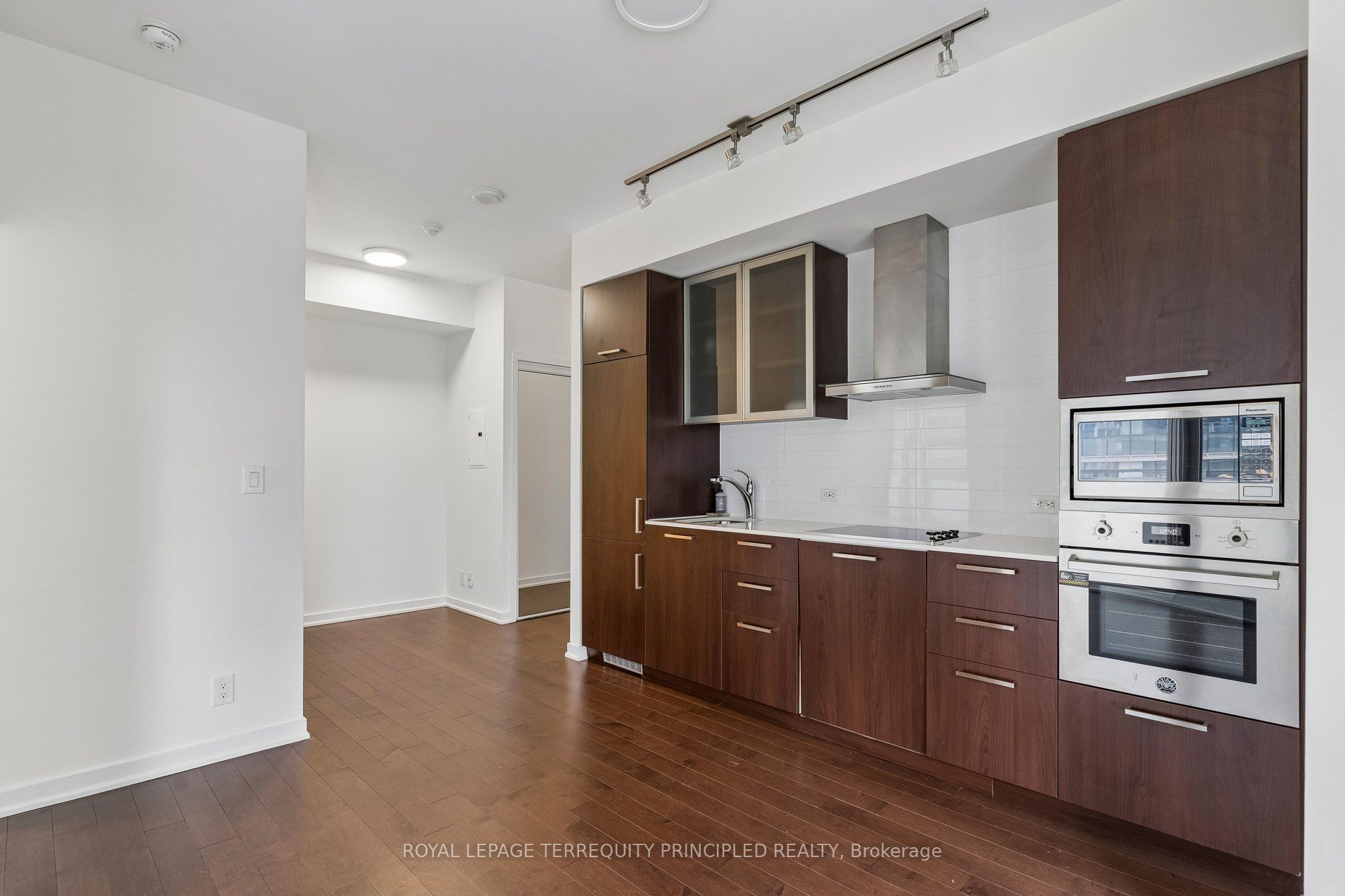 12 York Street 307