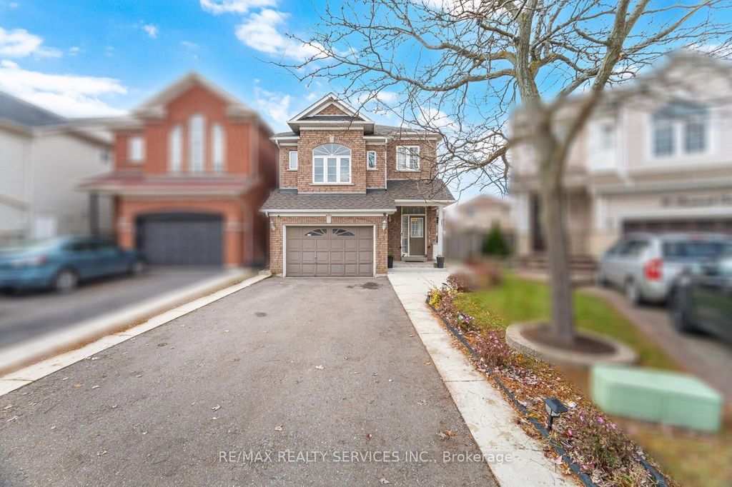 Photo of 34 Bramoak Crescent, Brampton, ON L7A 1T6 (MLS # W12657830)