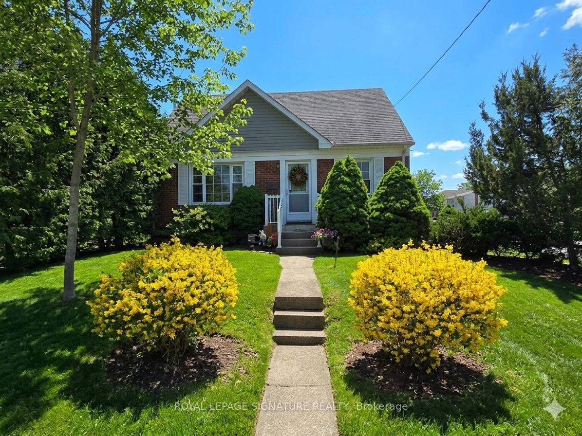 Photo 1 of 15 — 1 Milne Avenue, Toronto, ON M1L 1J7
