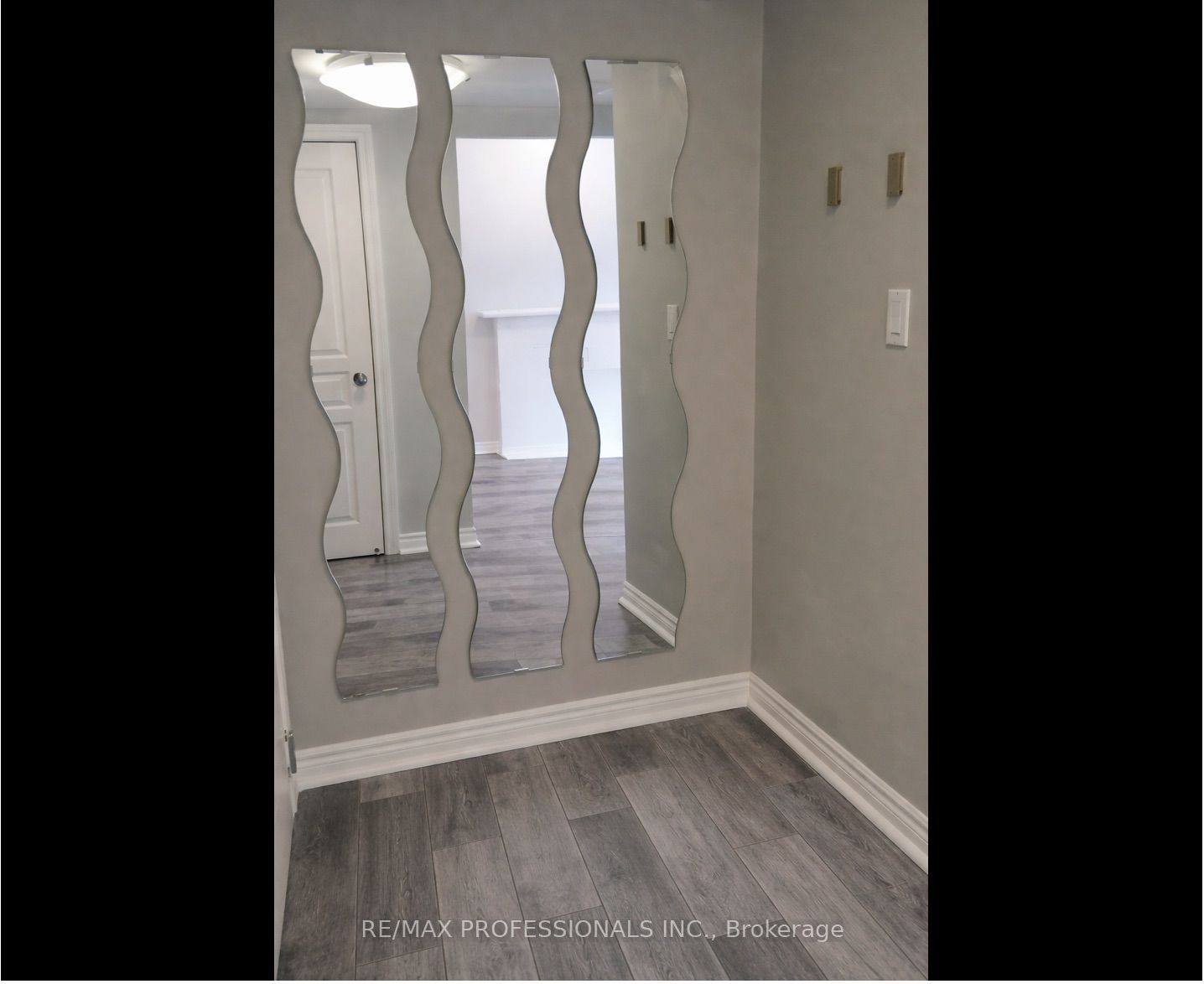 412 Jarvis Street 105