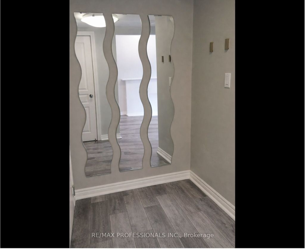 Photo of 412 Jarvis Street #105, Toronto, ON M4Y 2G6 (MLS # C12920538)