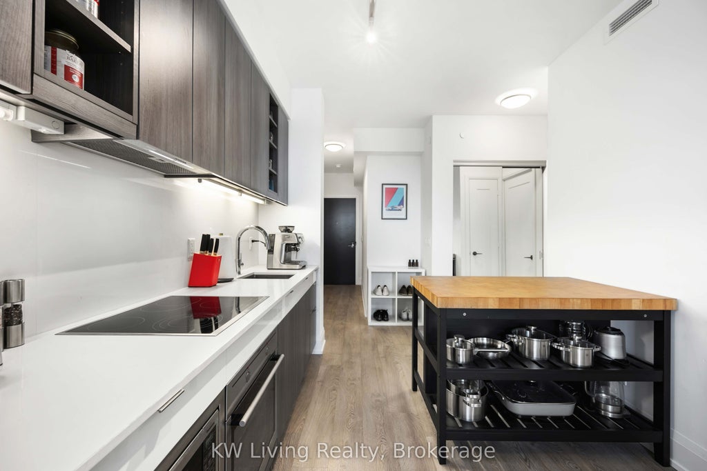 Photo of 101 Erskine Avenue #1703, Toronto, ON M4P 0C5 (MLS # C13752910)