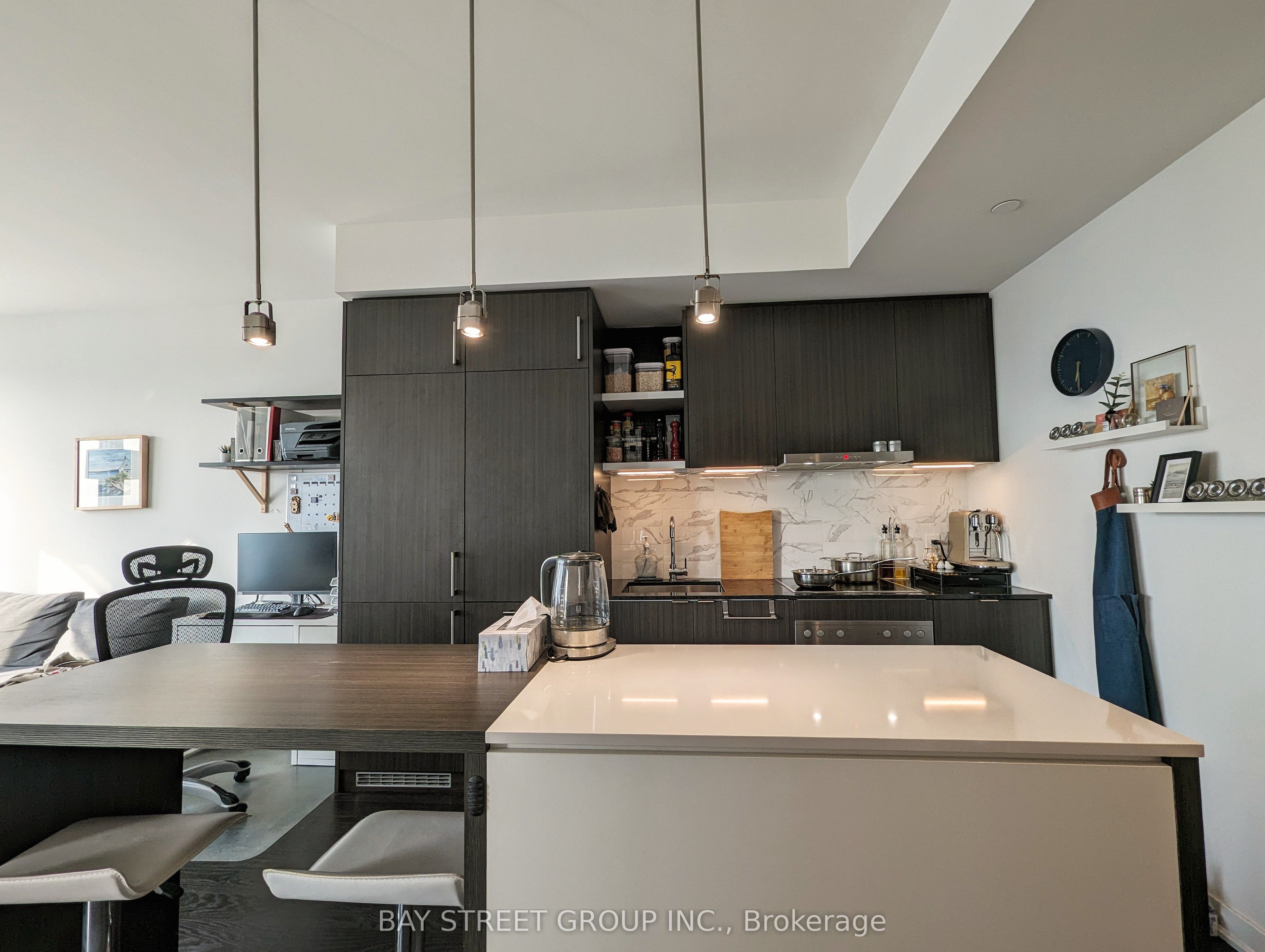 100 Harbour Street 6103