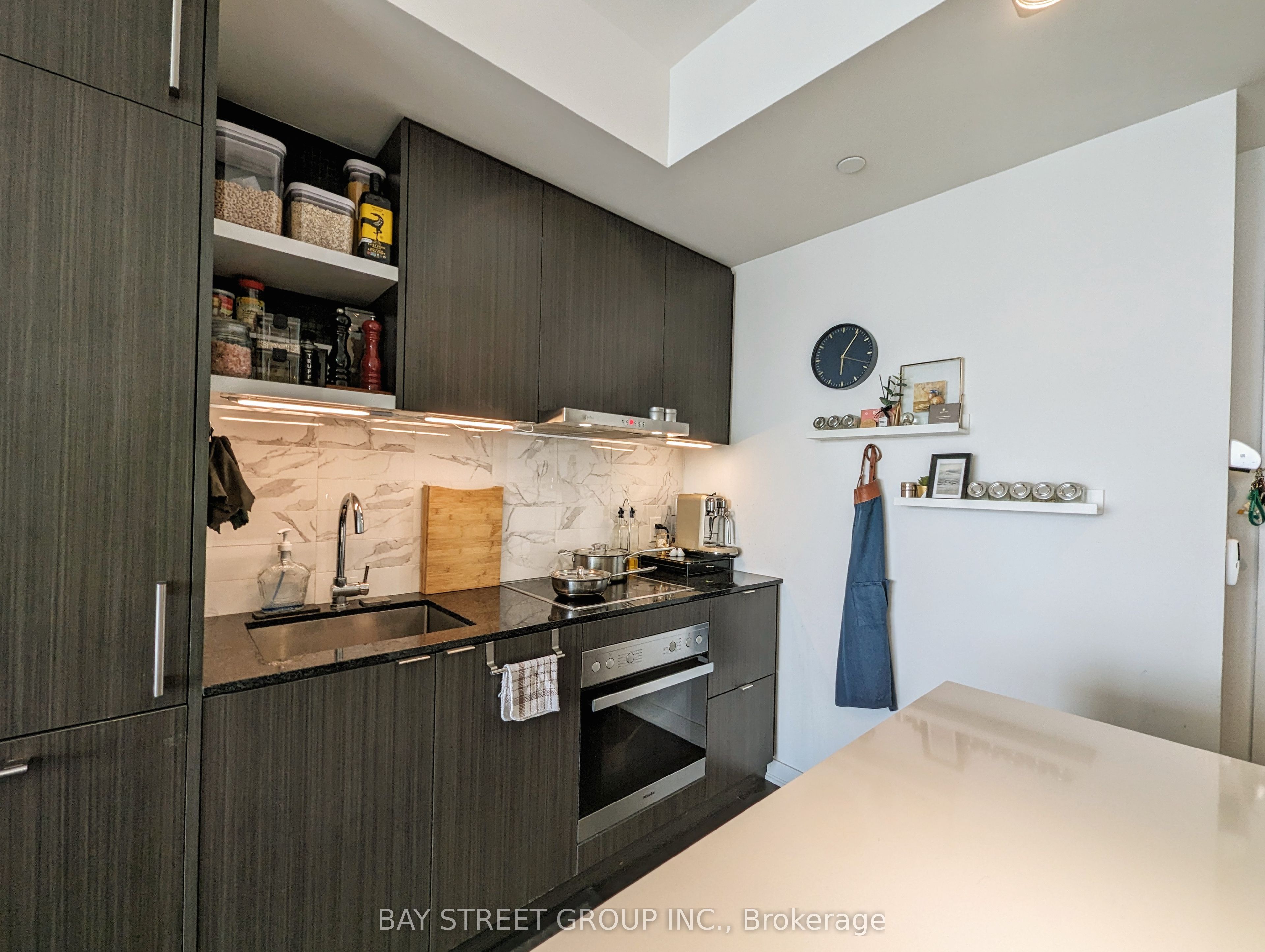 100 Harbour Street 6103
