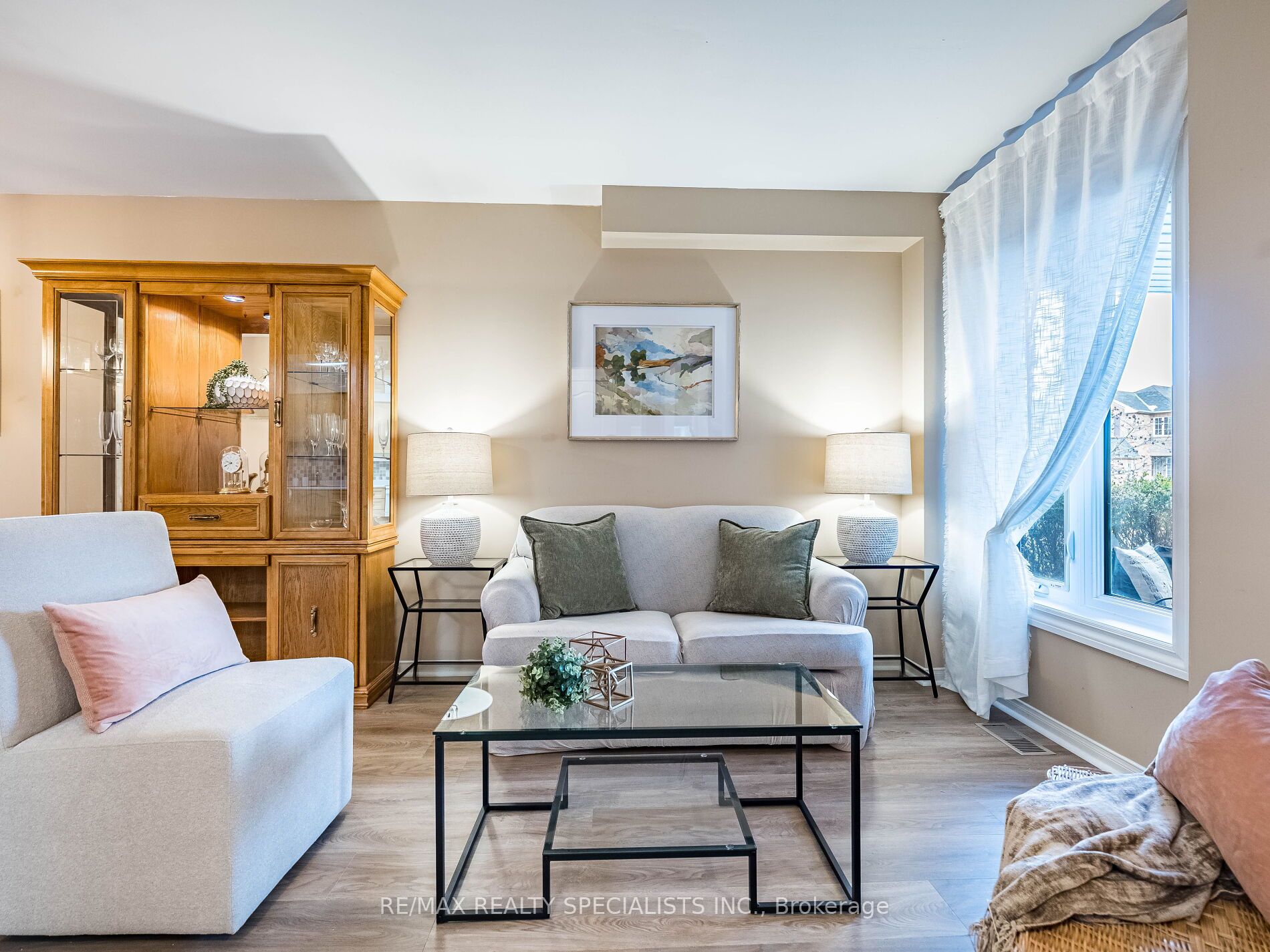 18 Willow Park Drive