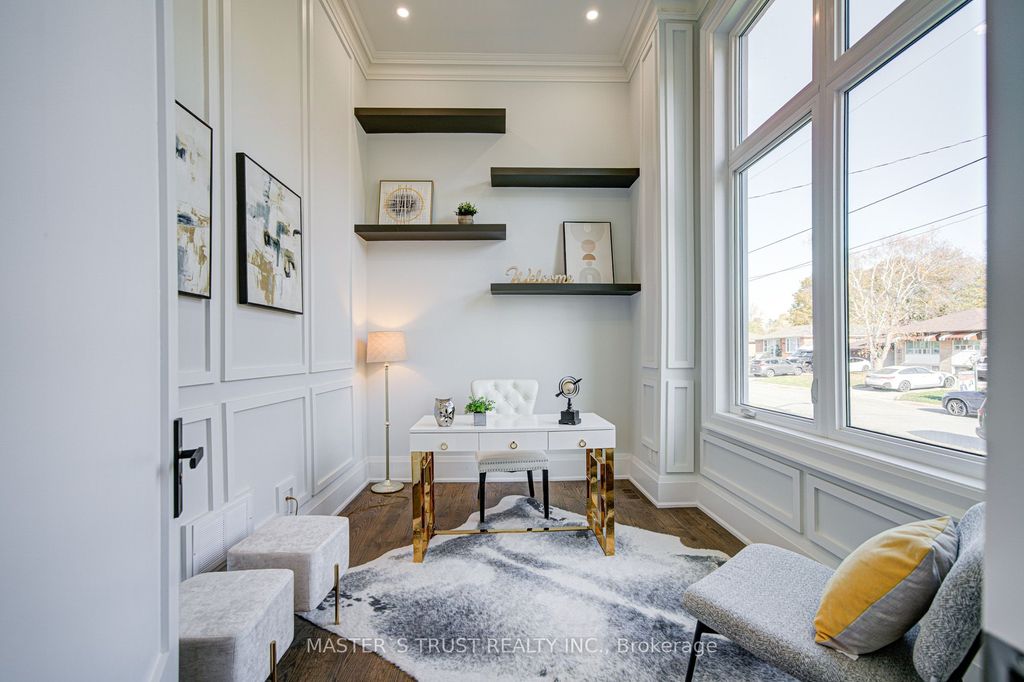 Photo of 36 Sussex Avenue, Richmond Hill, ON L4C 2E6 (MLS # N12502492)