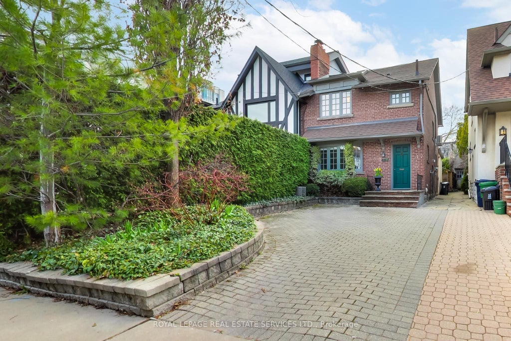 Photo of 738 Huron Street, Toronto, ON M4V 2W3 (MLS # C13758844)