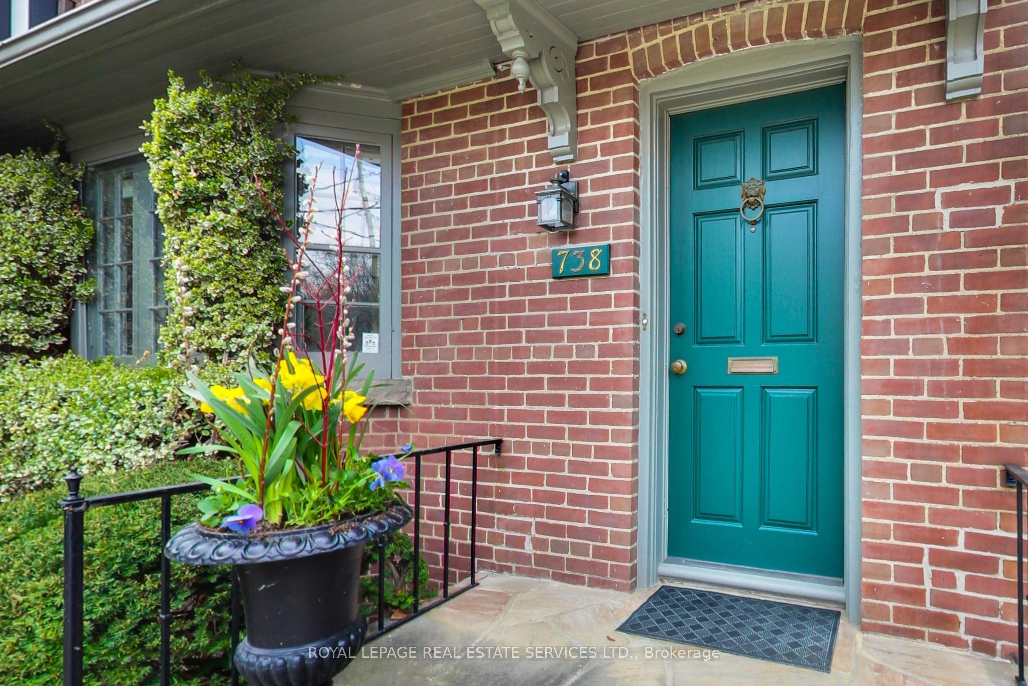 738 Huron Street