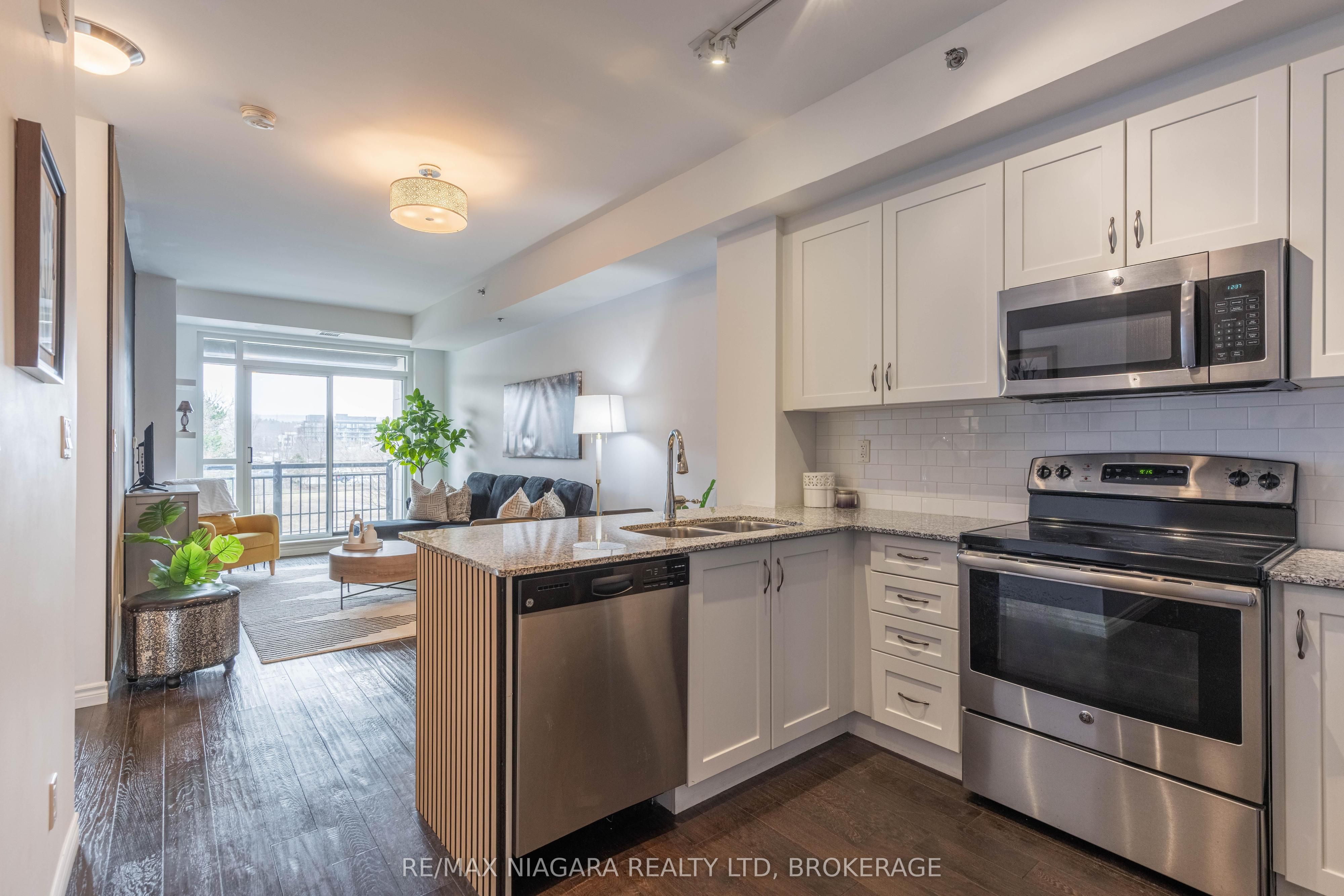 34 Plains Road E 203