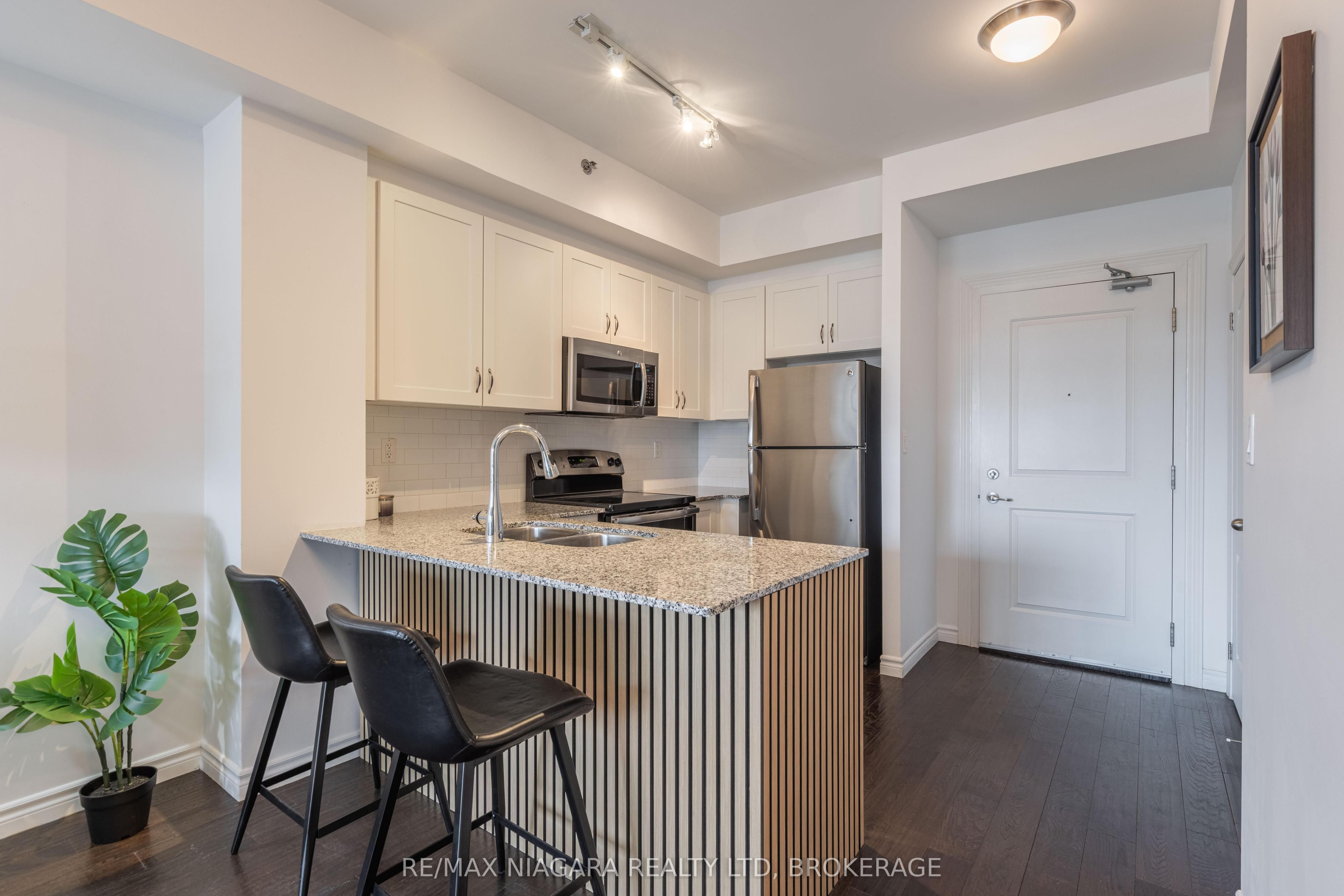 34 Plains Road E 203