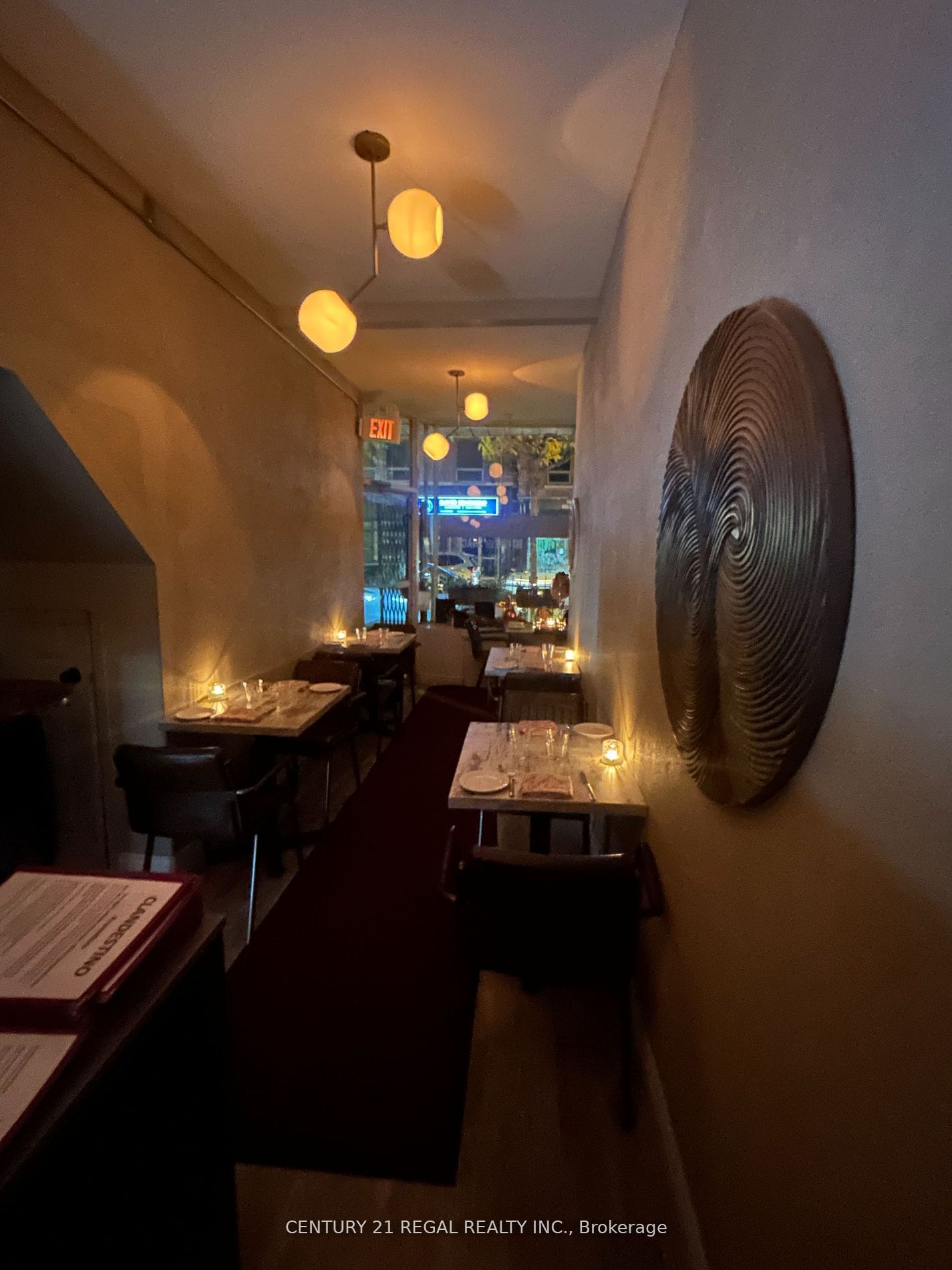 1183 Dundas Street W