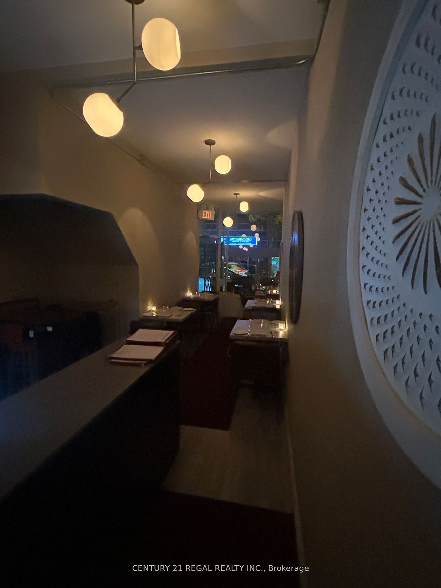 1183 Dundas Street W