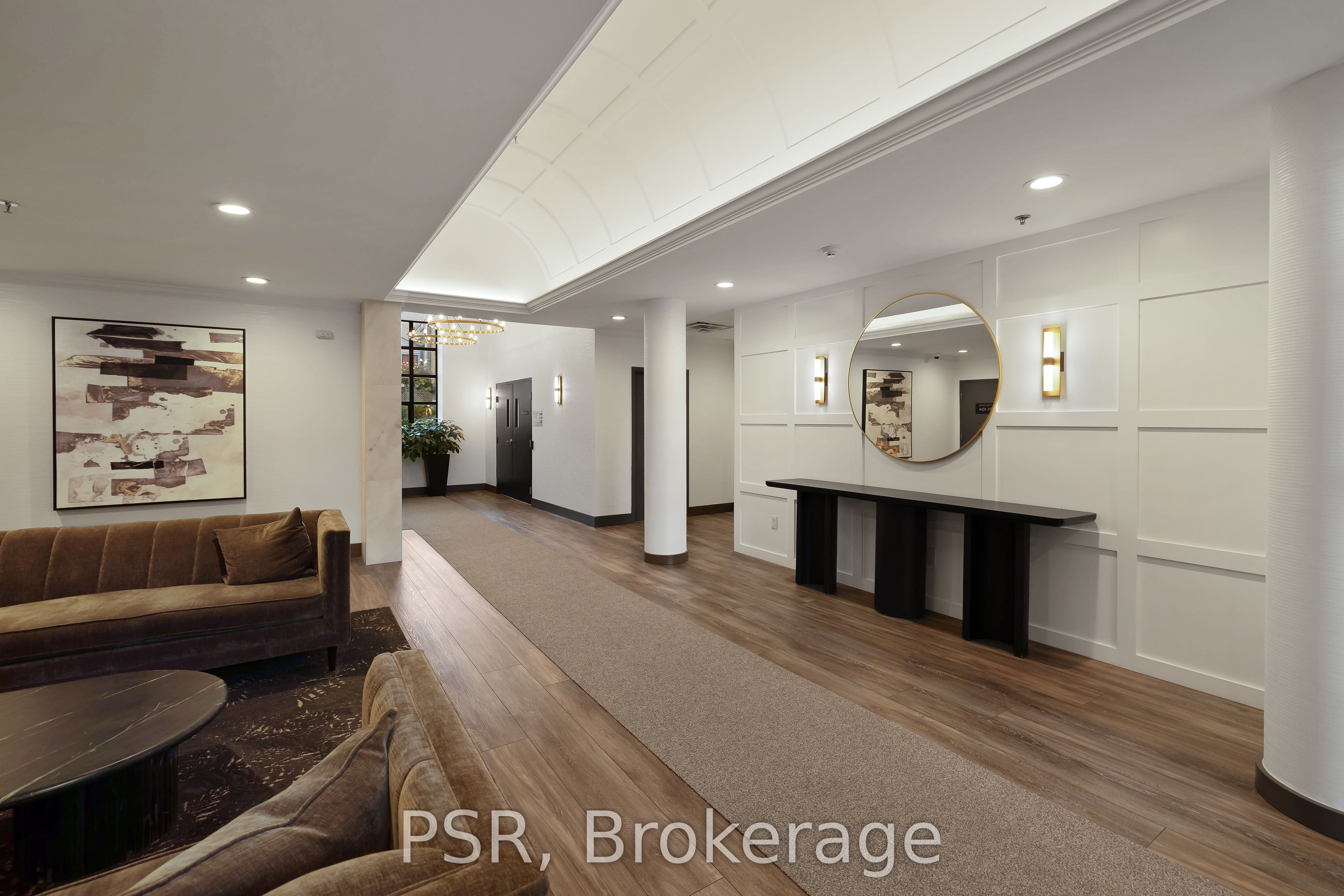 185 Robinson Street 312
