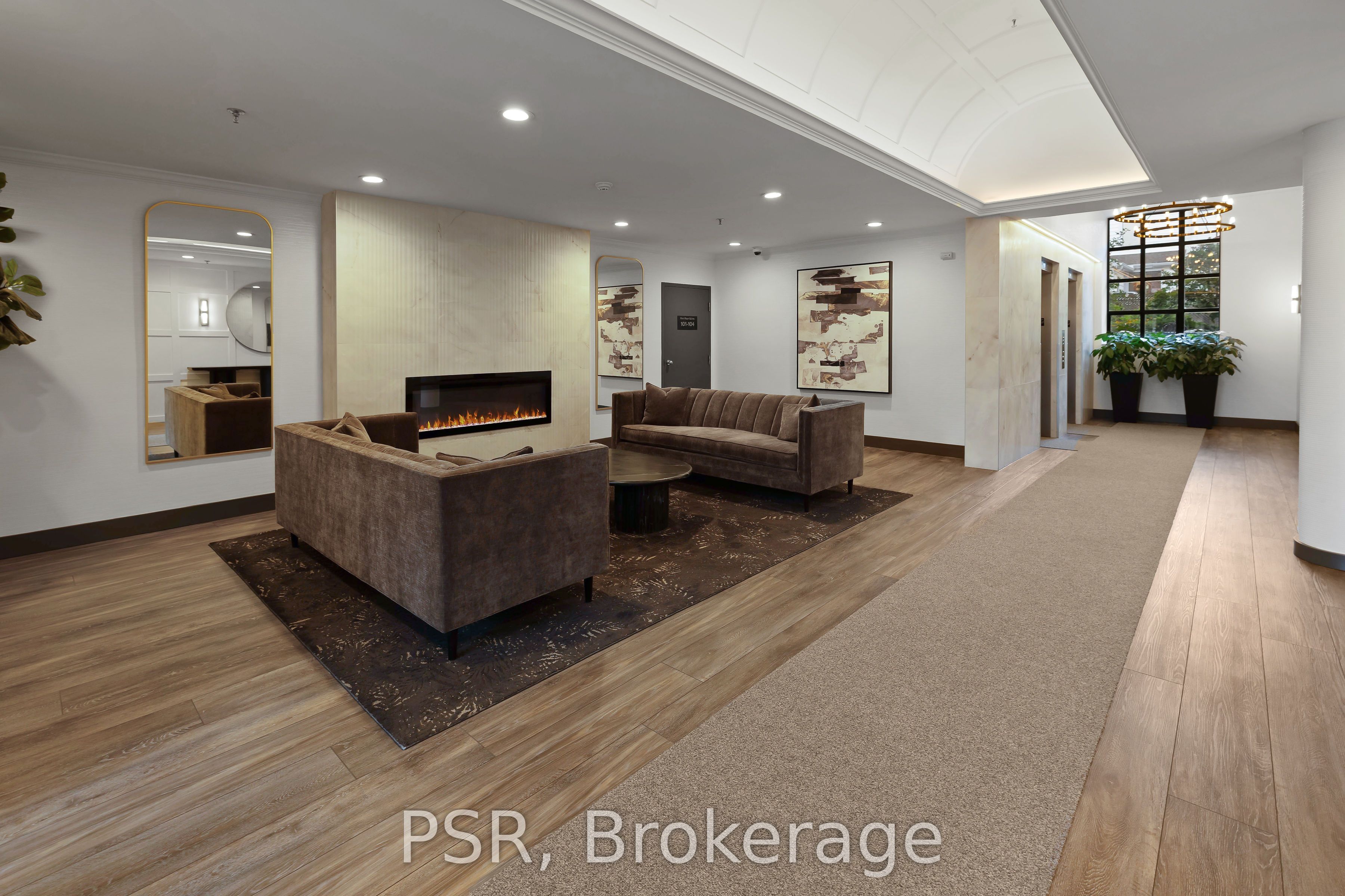 185 Robinson Street 312