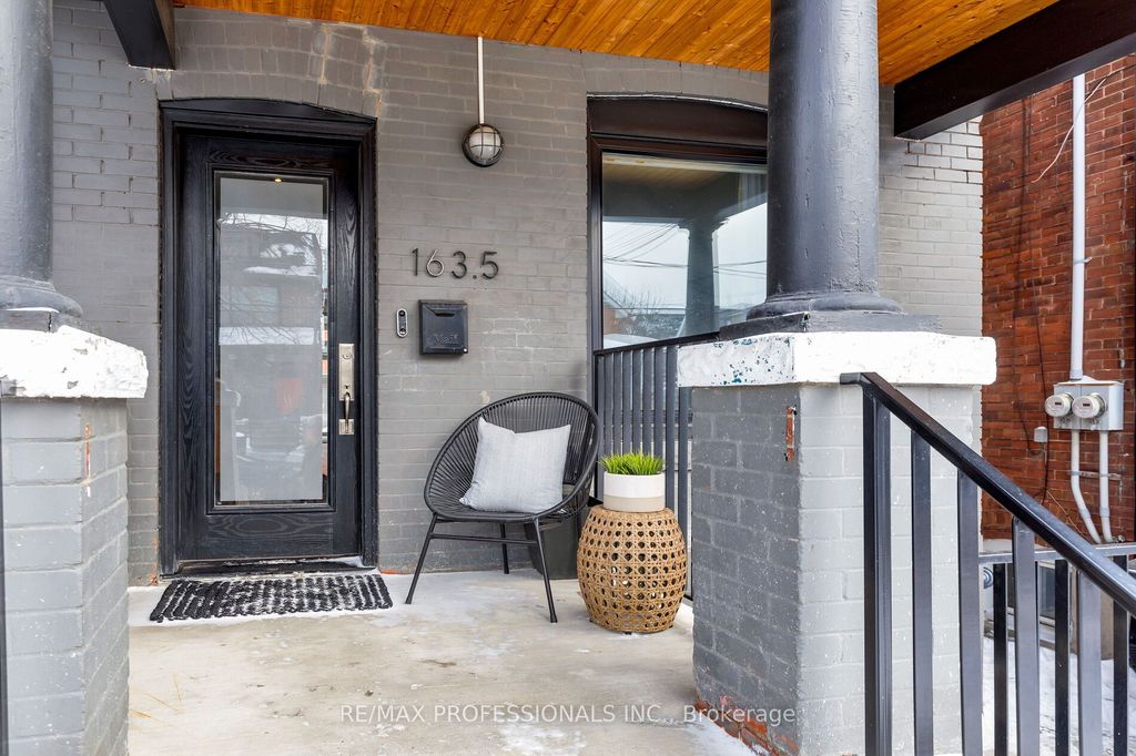 Photo of 163 1/2 Campbell Avenue, Toronto, ON M6P 3V3 (MLS # W12732810)