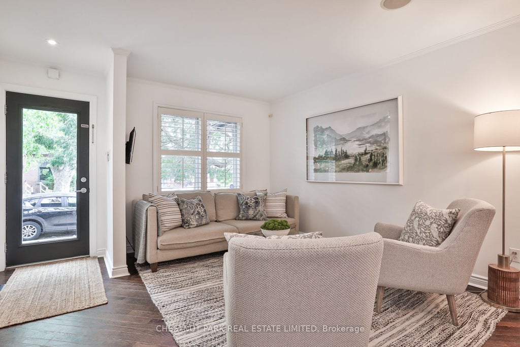 Photo of 52 West Avenue W, Toronto, ON M4M 2L8 (MLS # E13425474)