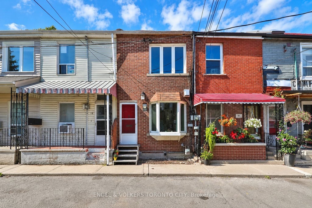 Photo of 14 Kensington Place, Toronto, ON M5T 2K4 (MLS # C13818916)