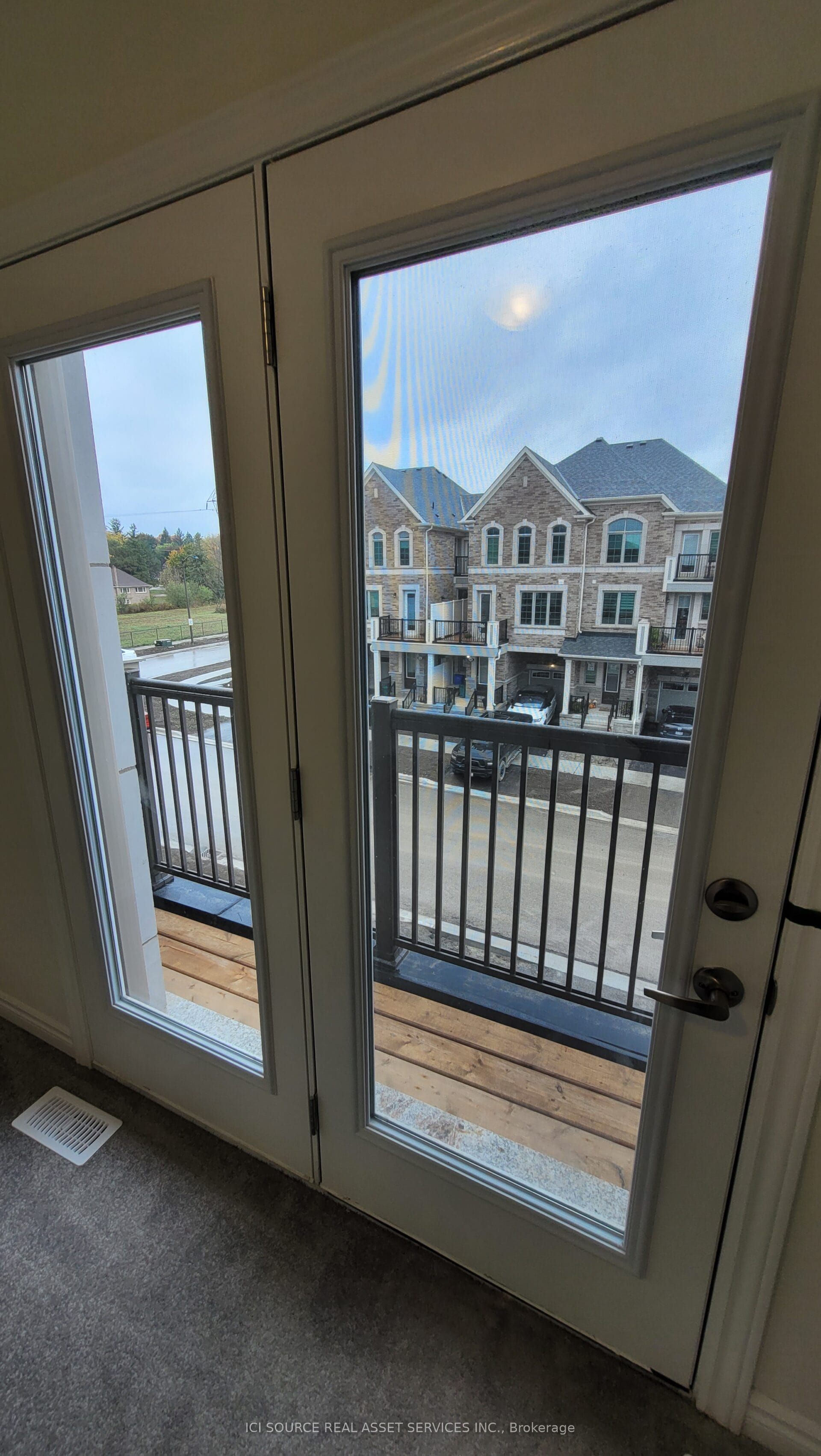 31 Thomas Frisby Jr Crescent