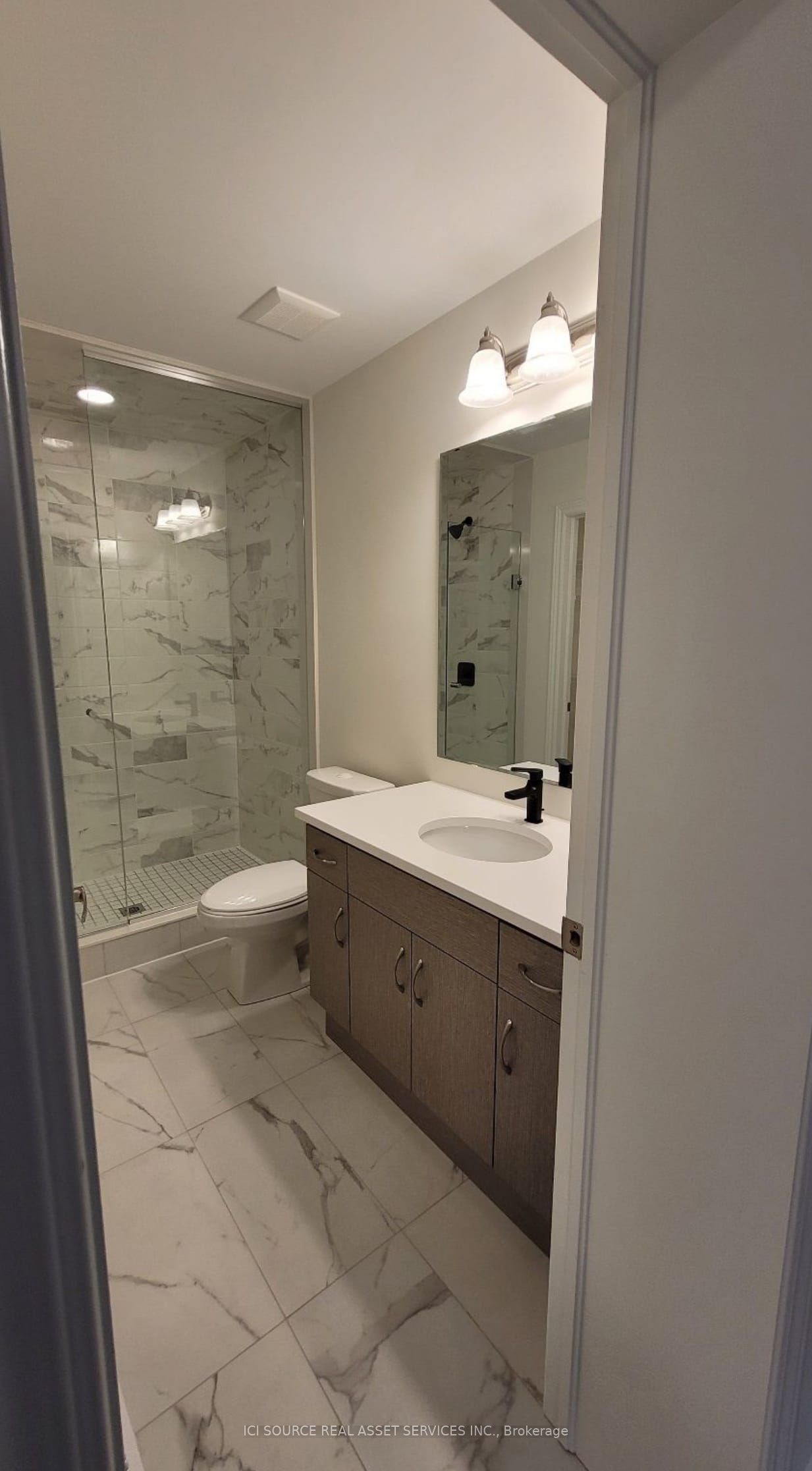 31 Thomas Frisby Jr Crescent