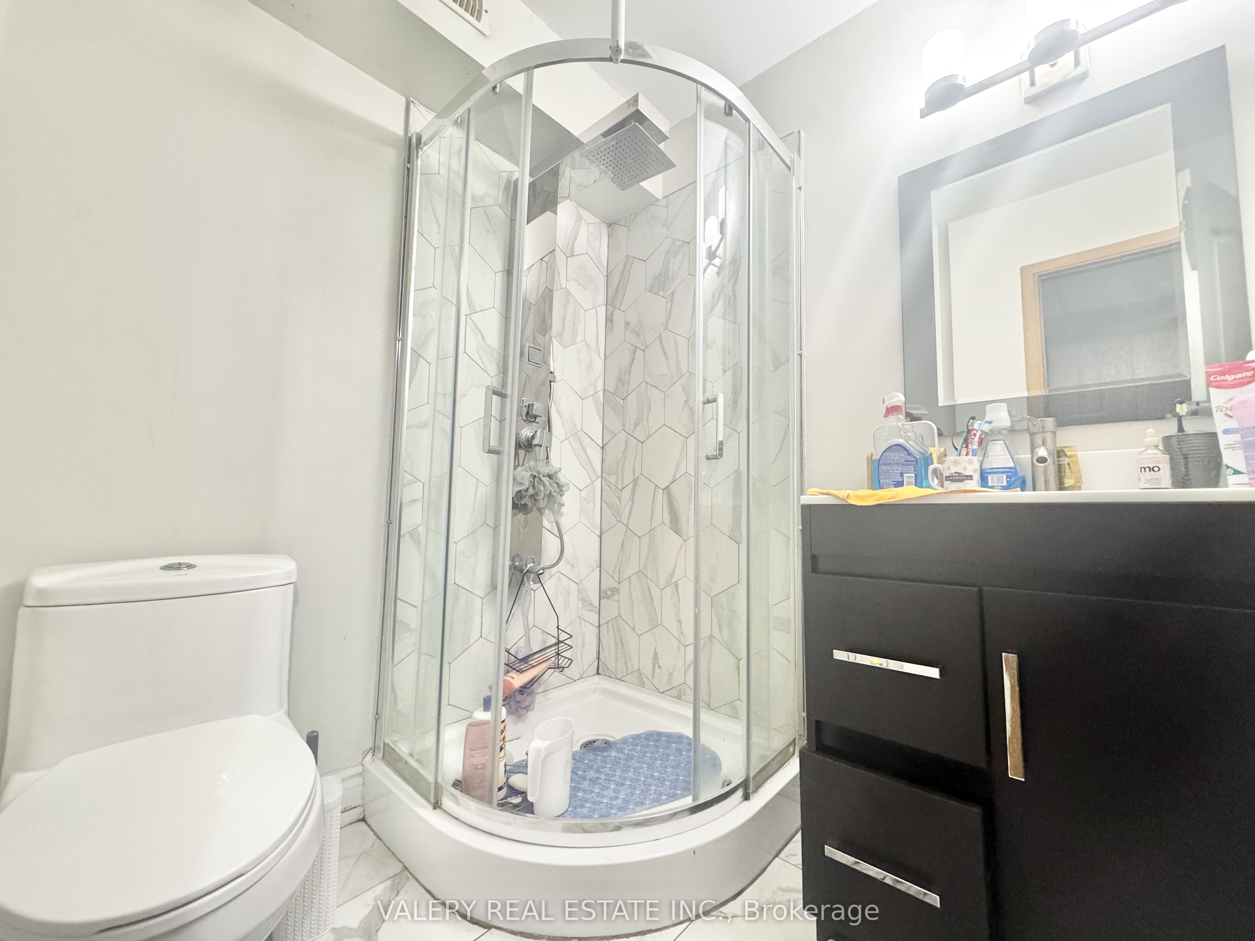 25 Sutter Avenue Lower