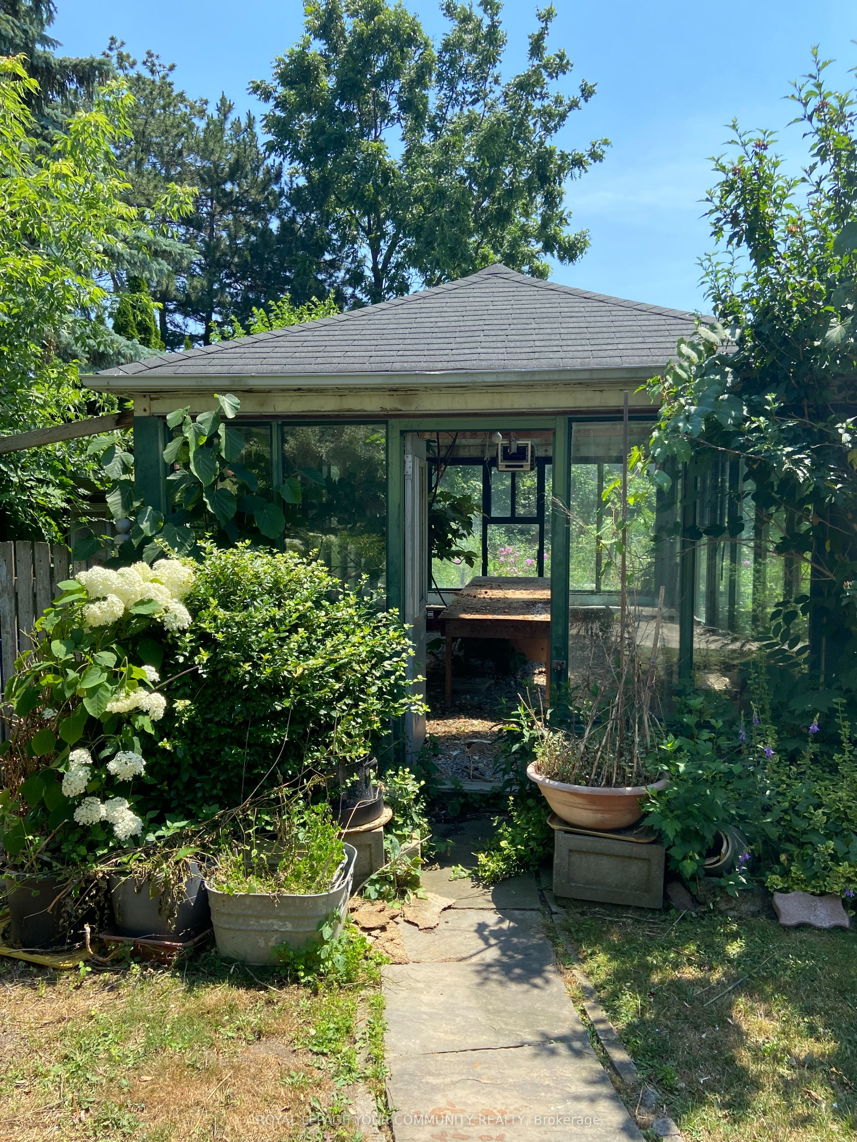 219 Arnold Avenue