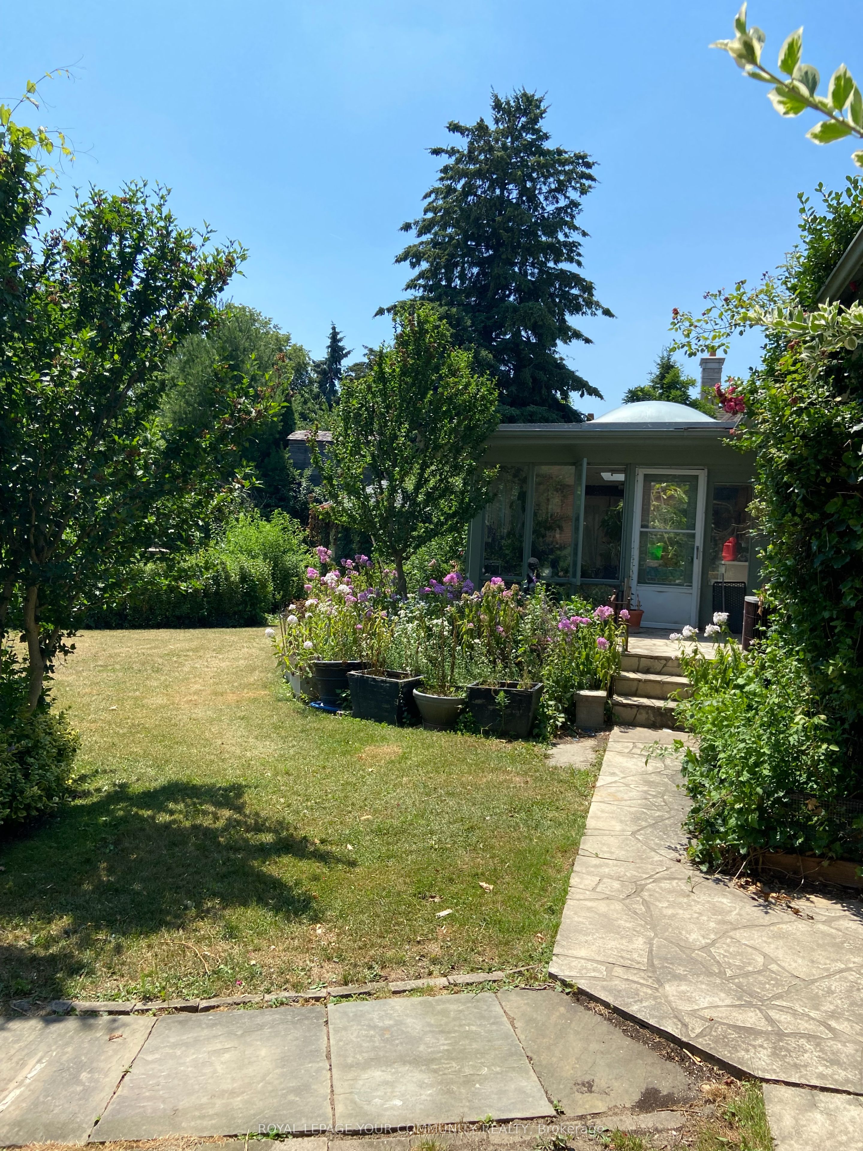 219 Arnold Avenue