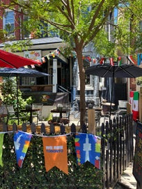 21 KENSINGTON Avenue Toronto ON M5T 2J8