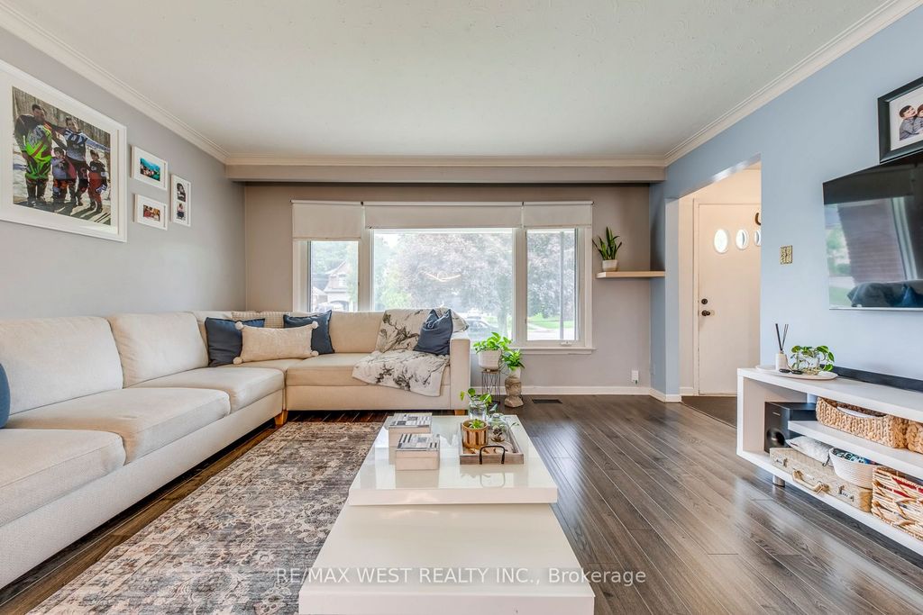 Photo of 65 North Park Road, Toronto, ON M6L 1K4 (MLS # W12426042)