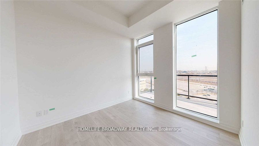 8 Rouge Valley Drive W 1209B