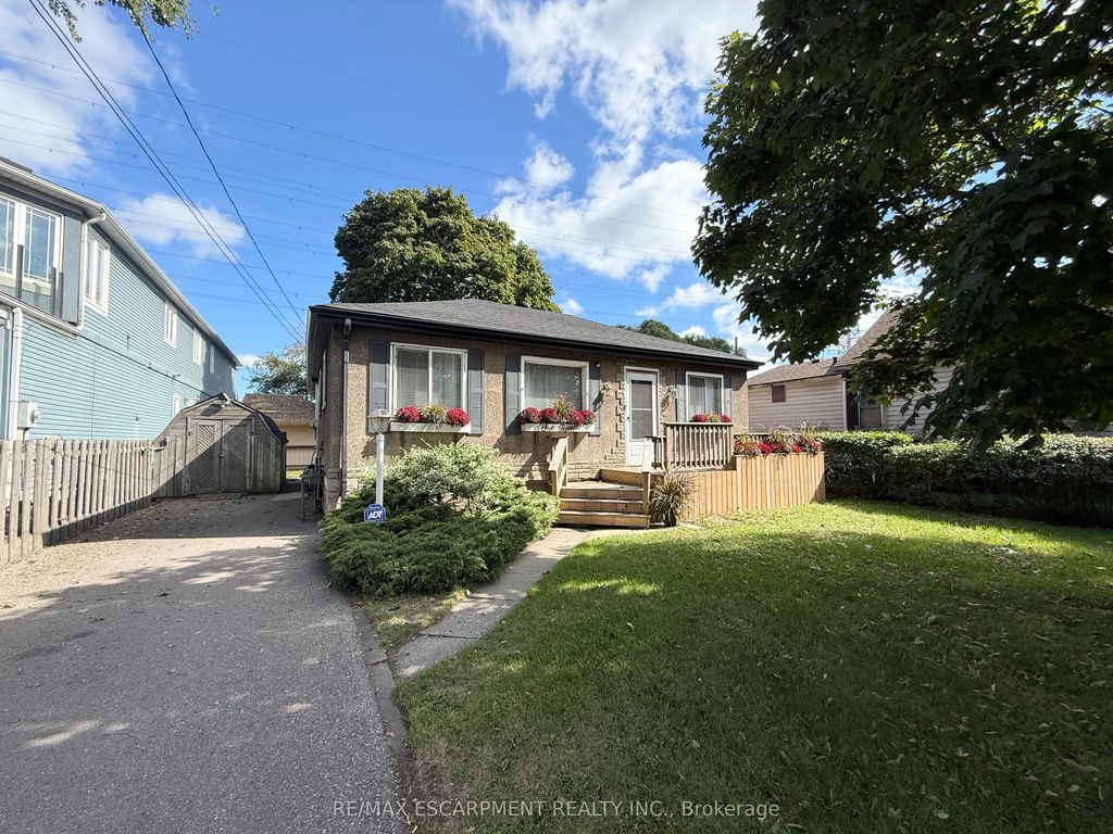 Photo of 115 Beach Boulevard, Hamilton, ON L8H 6V8 (MLS # X12442185)