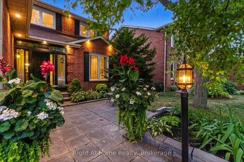 230 Poole Drive Oakville ON L6H 3W4