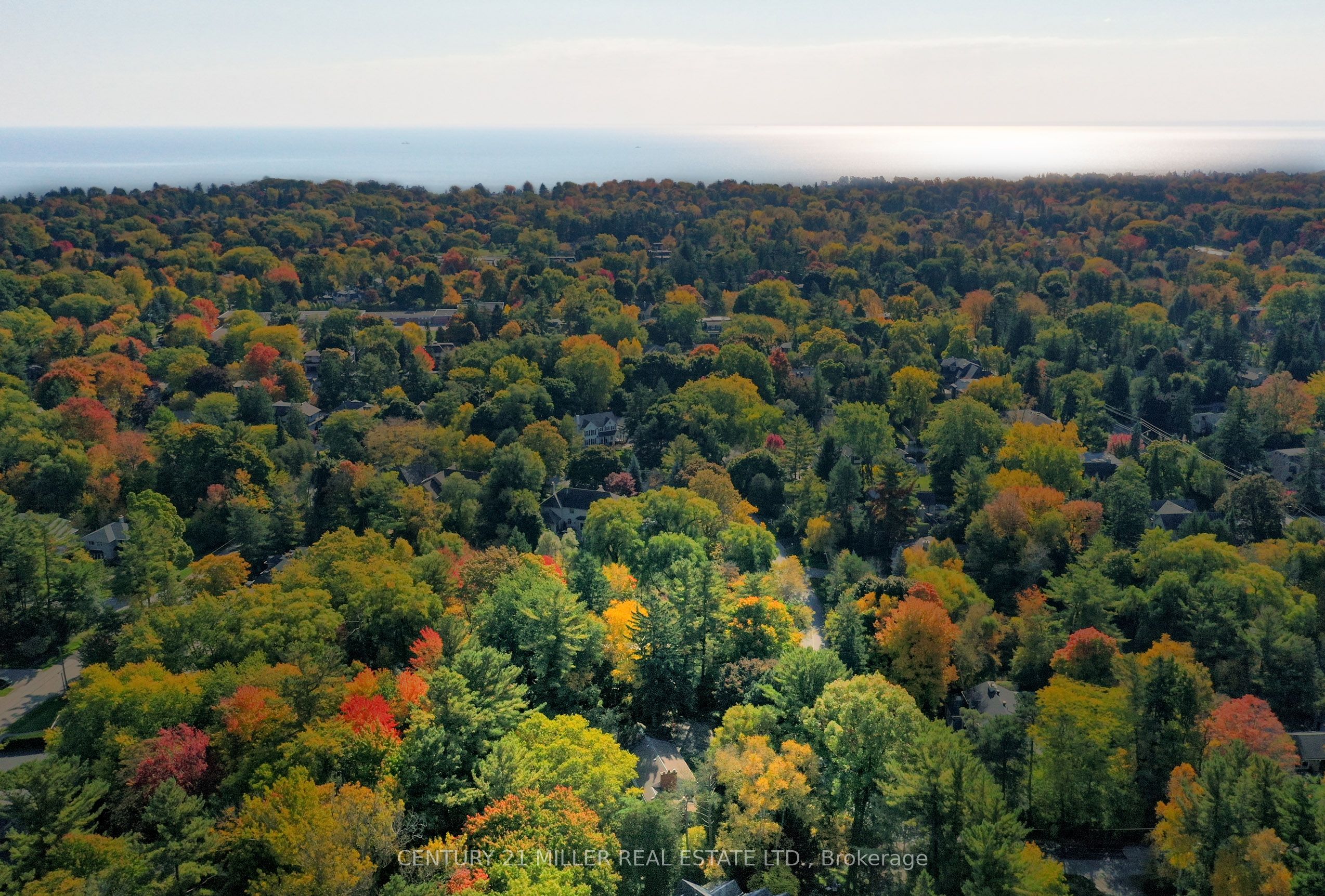 1296 Cumnock Crescent