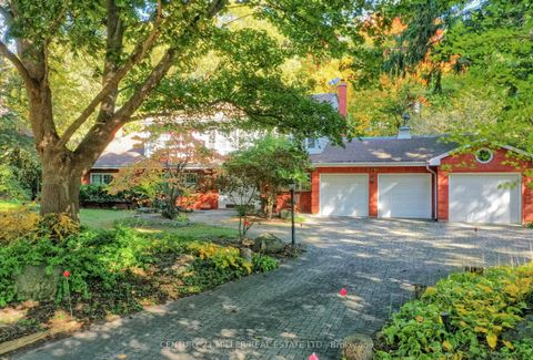 1296 Cumnock Crescent Oakville ON L6J 2N7